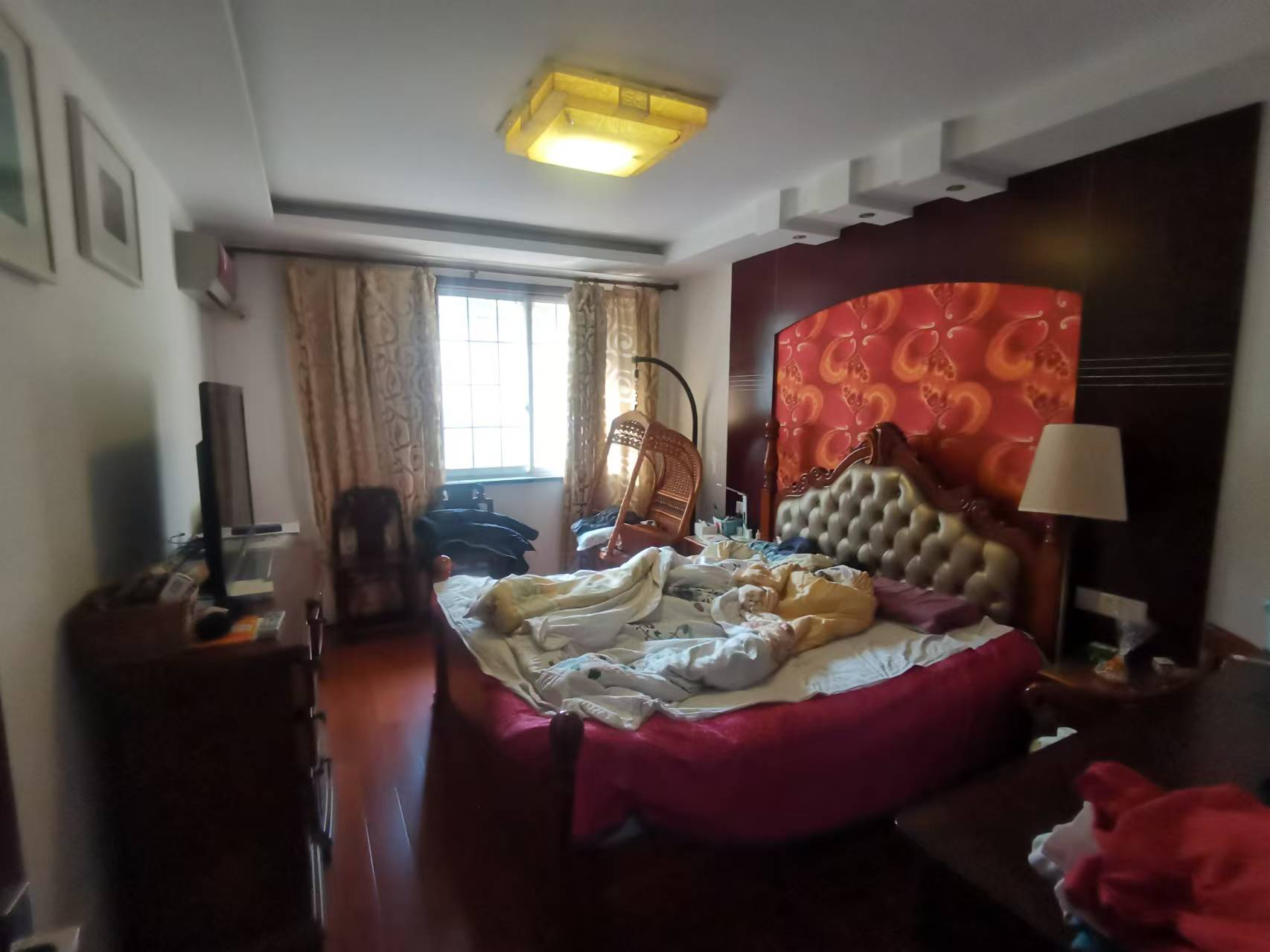 爱玛花苑 5室3厅3卫 241m&sup2;
