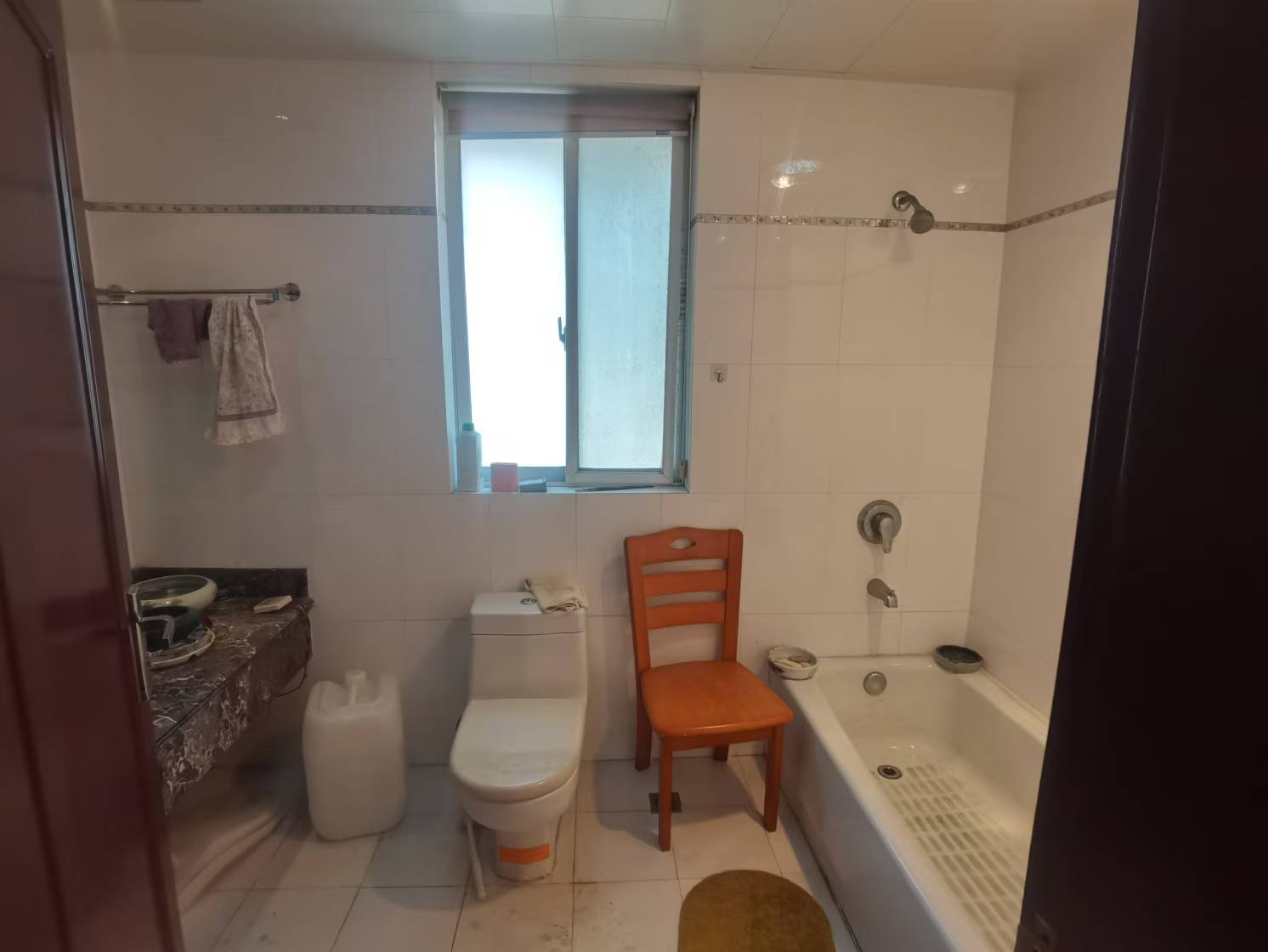 爱玛花苑 5室3厅3卫 241m&sup2;