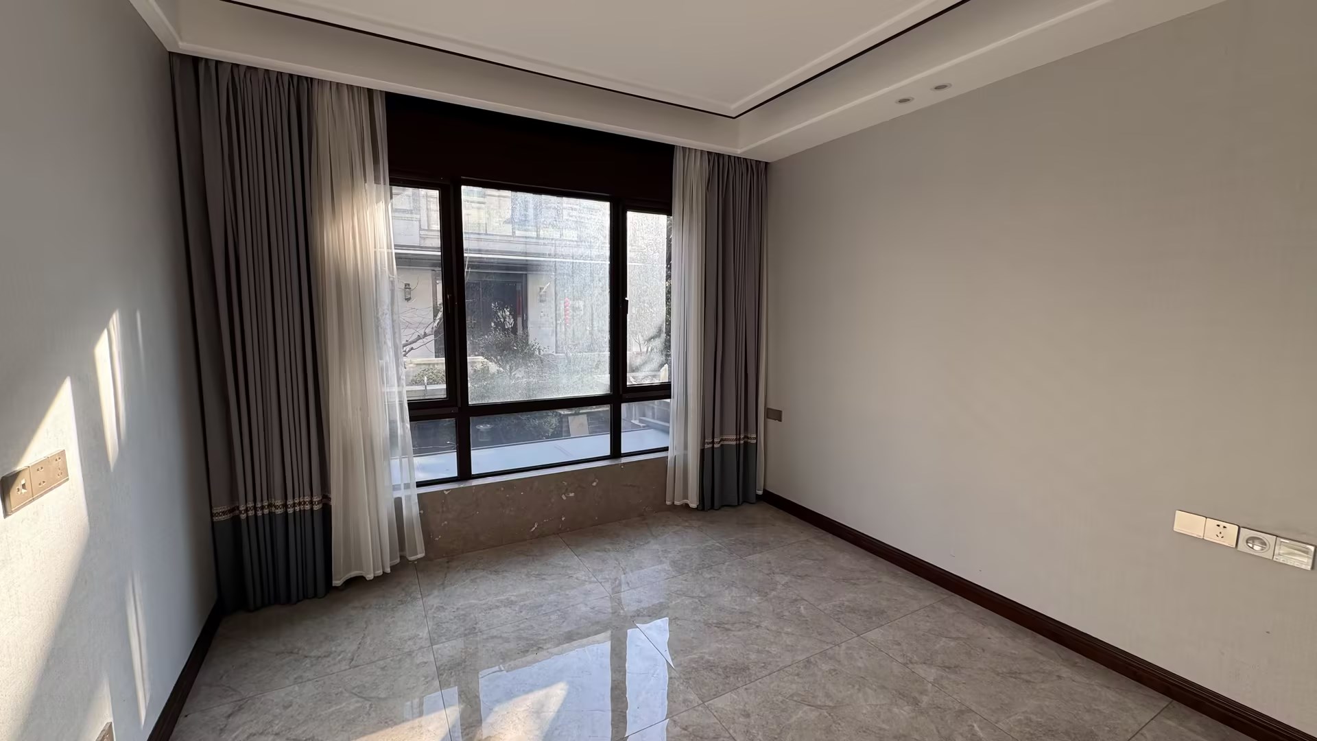 盛和九里香堤一期 5室2厅3卫 260.00m&sup2;