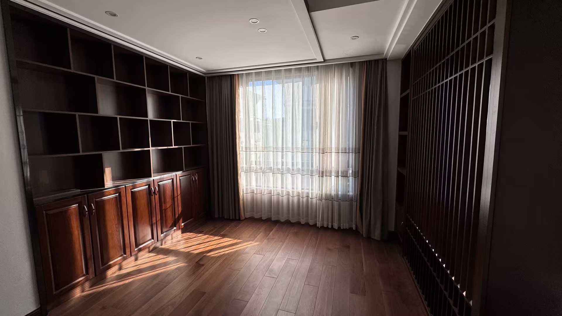 盛和九里香堤一期 5室2厅3卫 260.00m&sup2;