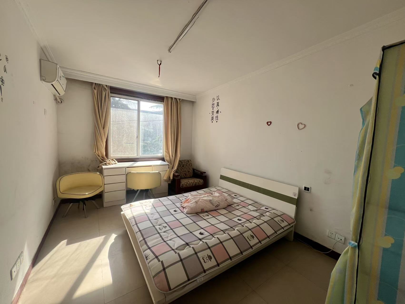 濠东路63号 3室1厅1卫 72m&sup2;