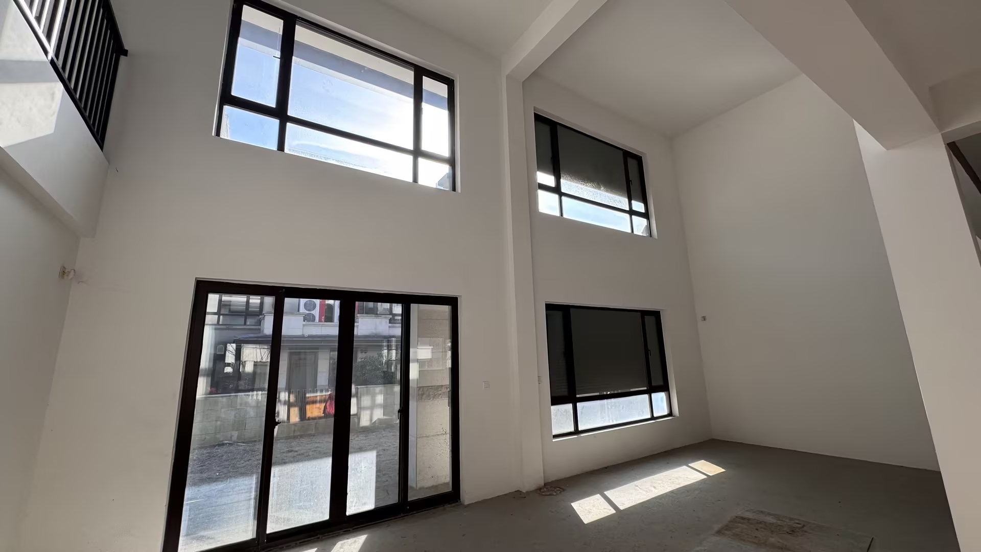 盛和九里香堤一期 5室2厅2卫 295m²