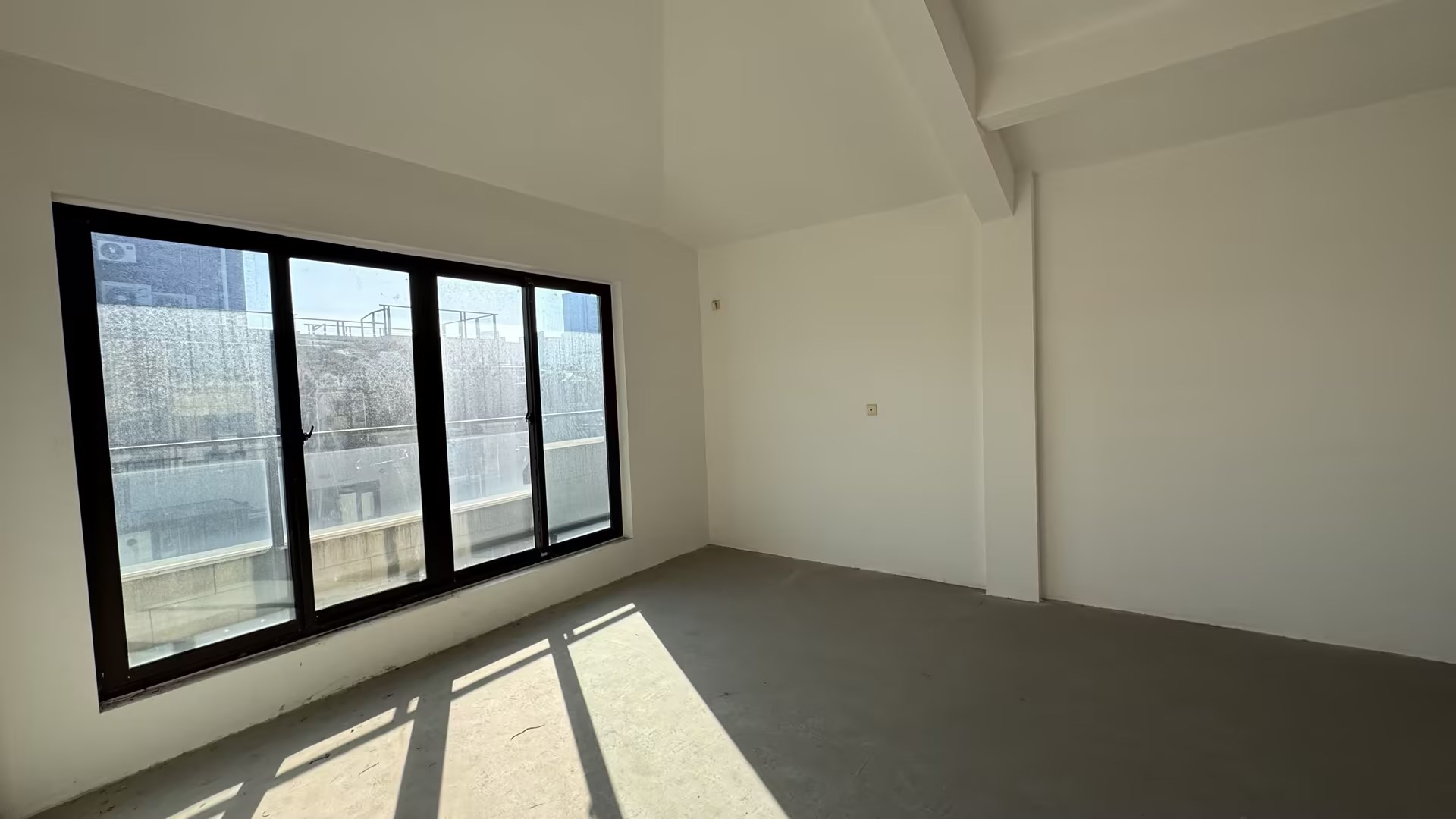 盛和九里香堤一期 5室2厅2卫 295m²