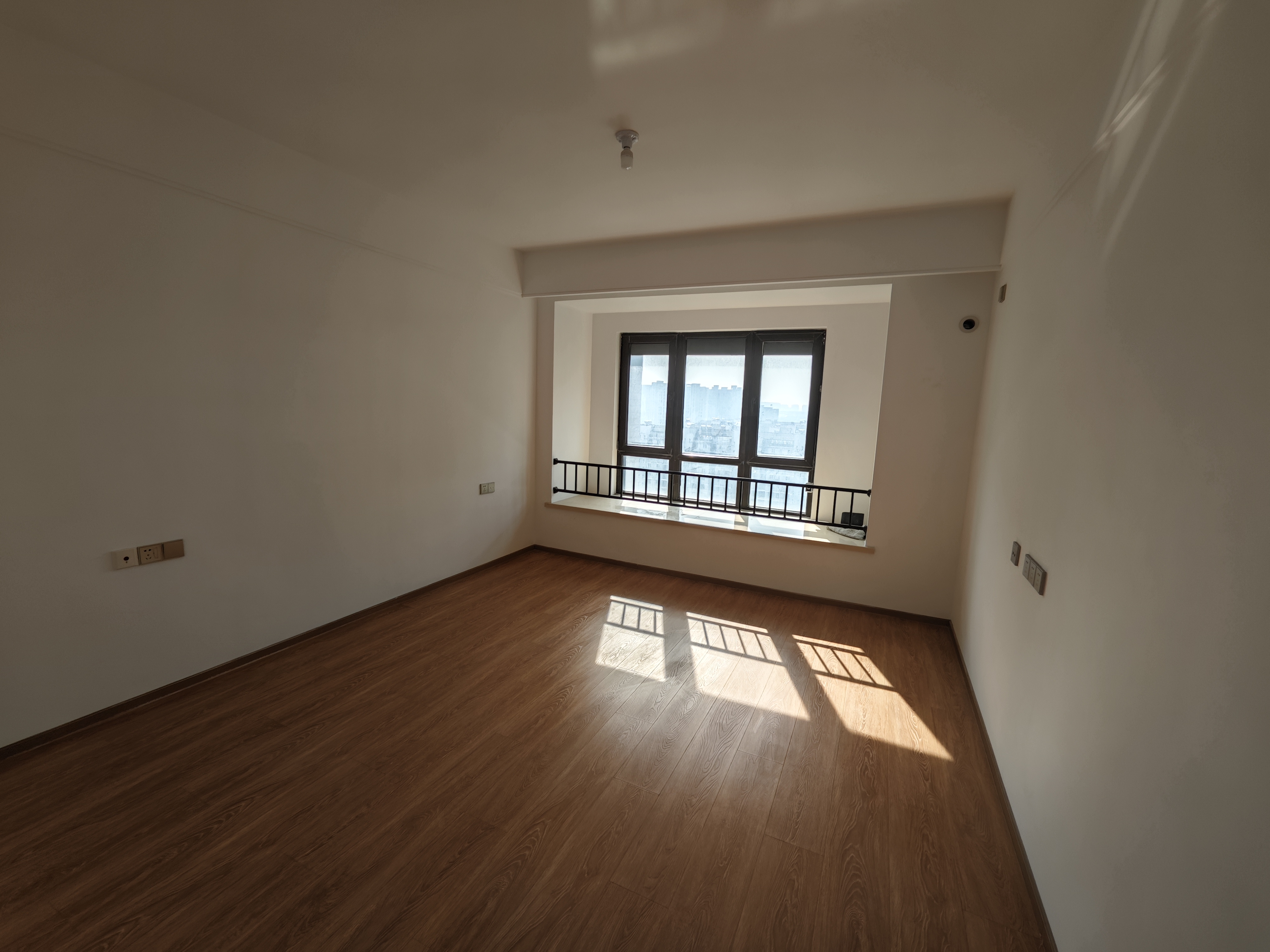 上悦城 4室2厅2卫 144m&sup2;