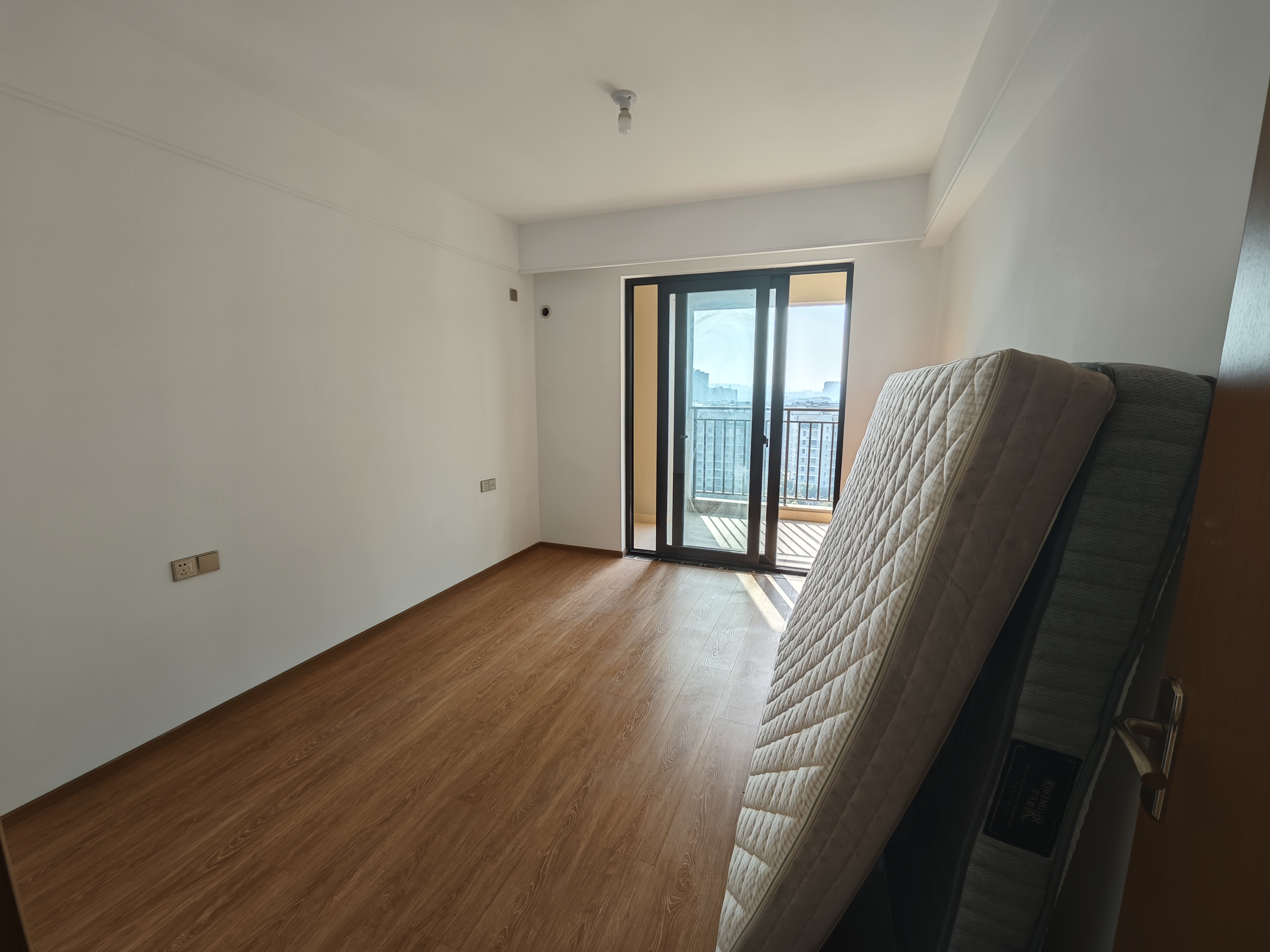上悦城 4室2厅2卫 144m&sup2;