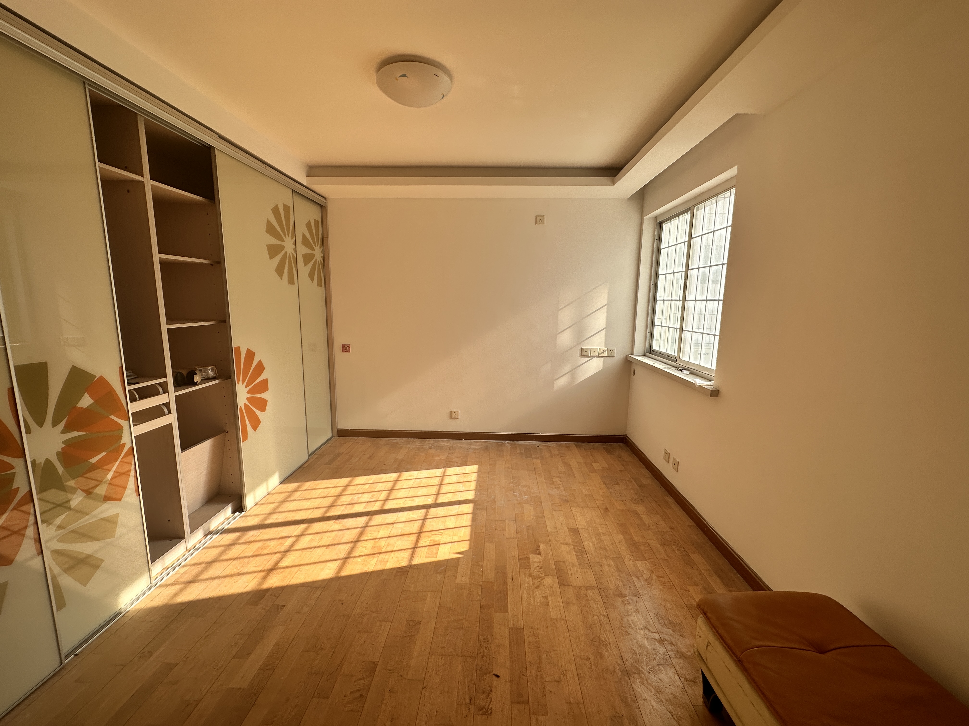 八仙花苑 3室2厅2卫 135.96m&sup2;
