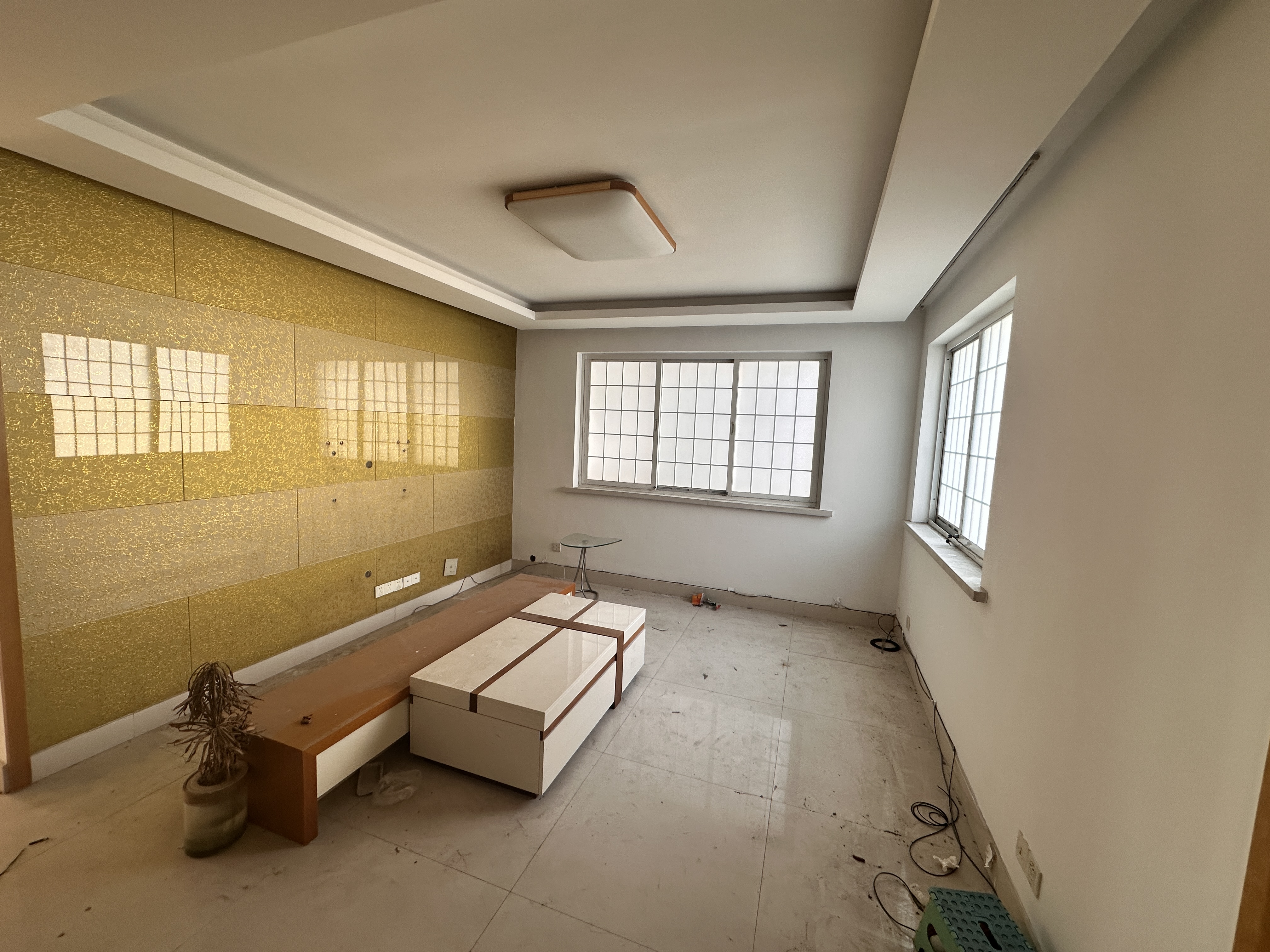 八仙花苑 3室2厅2卫 135.96m²