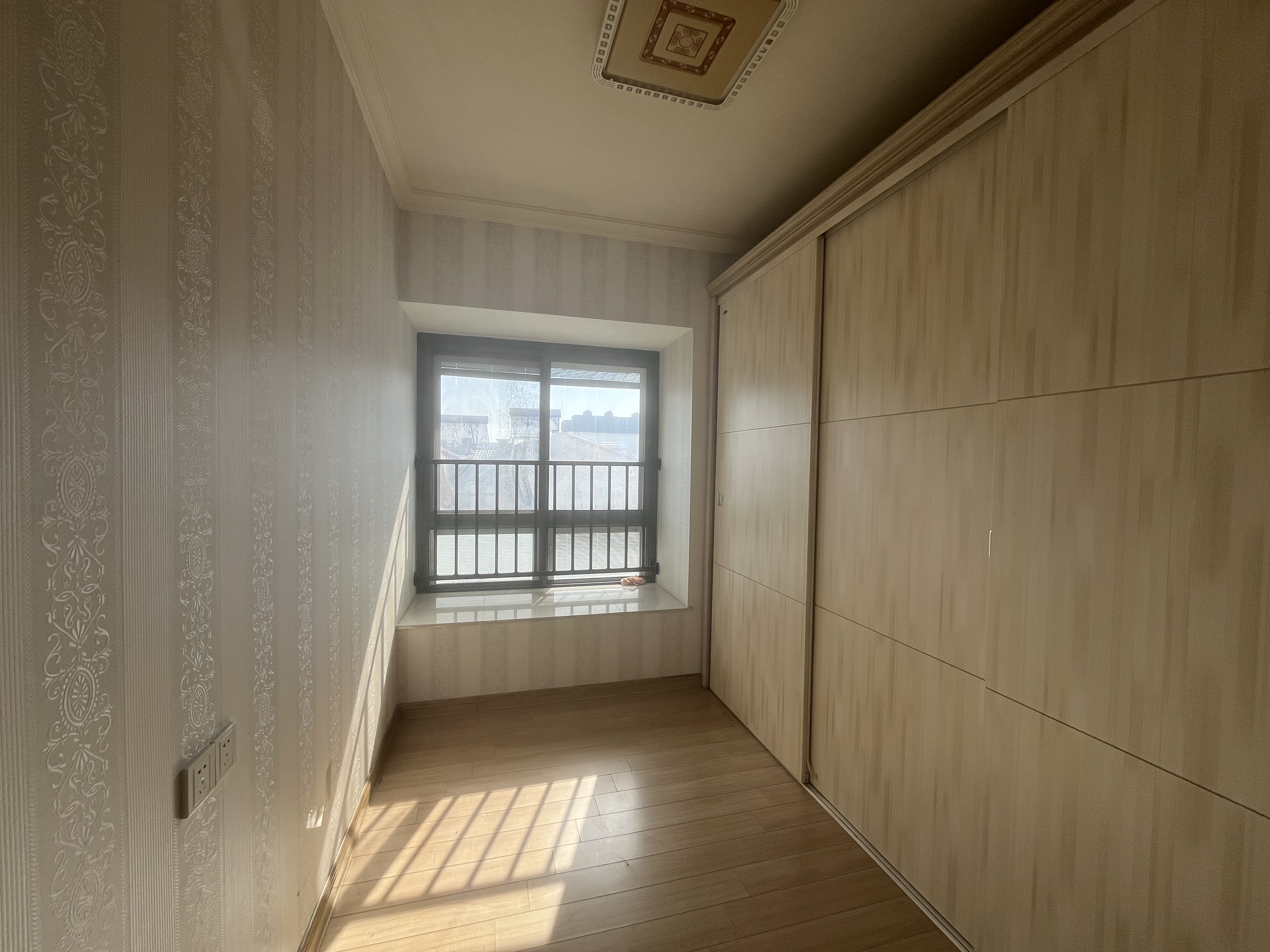碧桂园天玺湾南区 4室2厅2卫 140m&sup2;