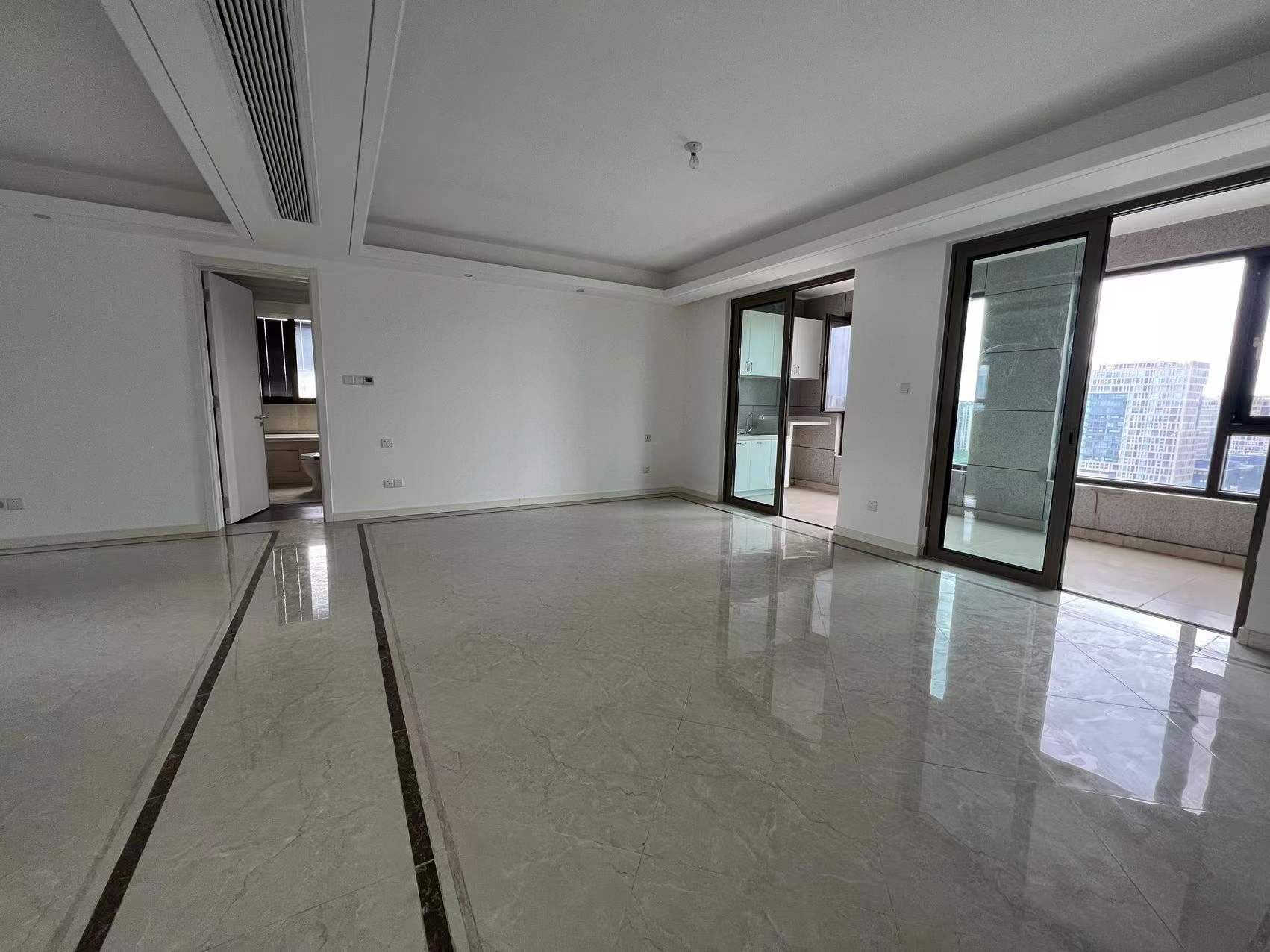 九玺台 3室1厅2卫 143.11m&sup2;