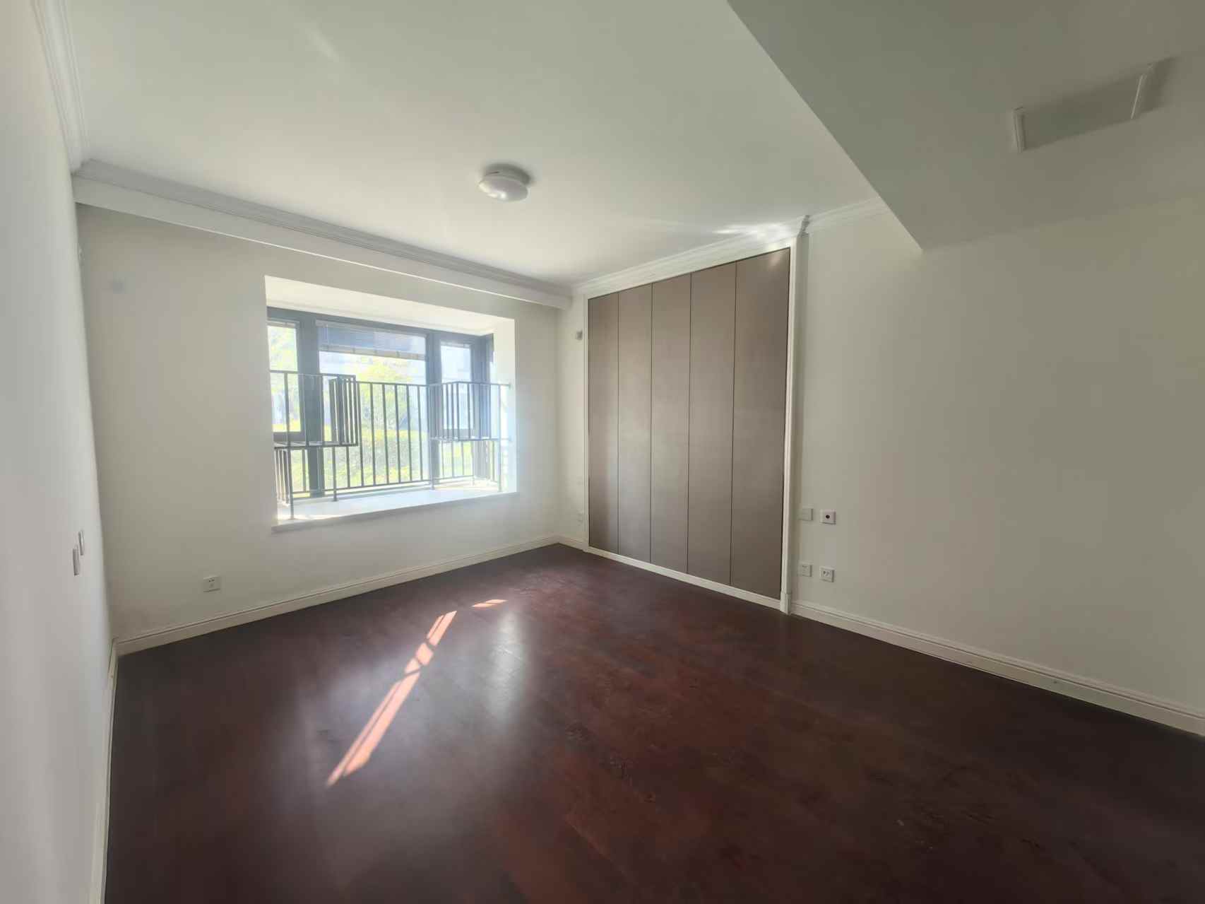 红星天铂 4室2厅2卫 128.49m&sup2;