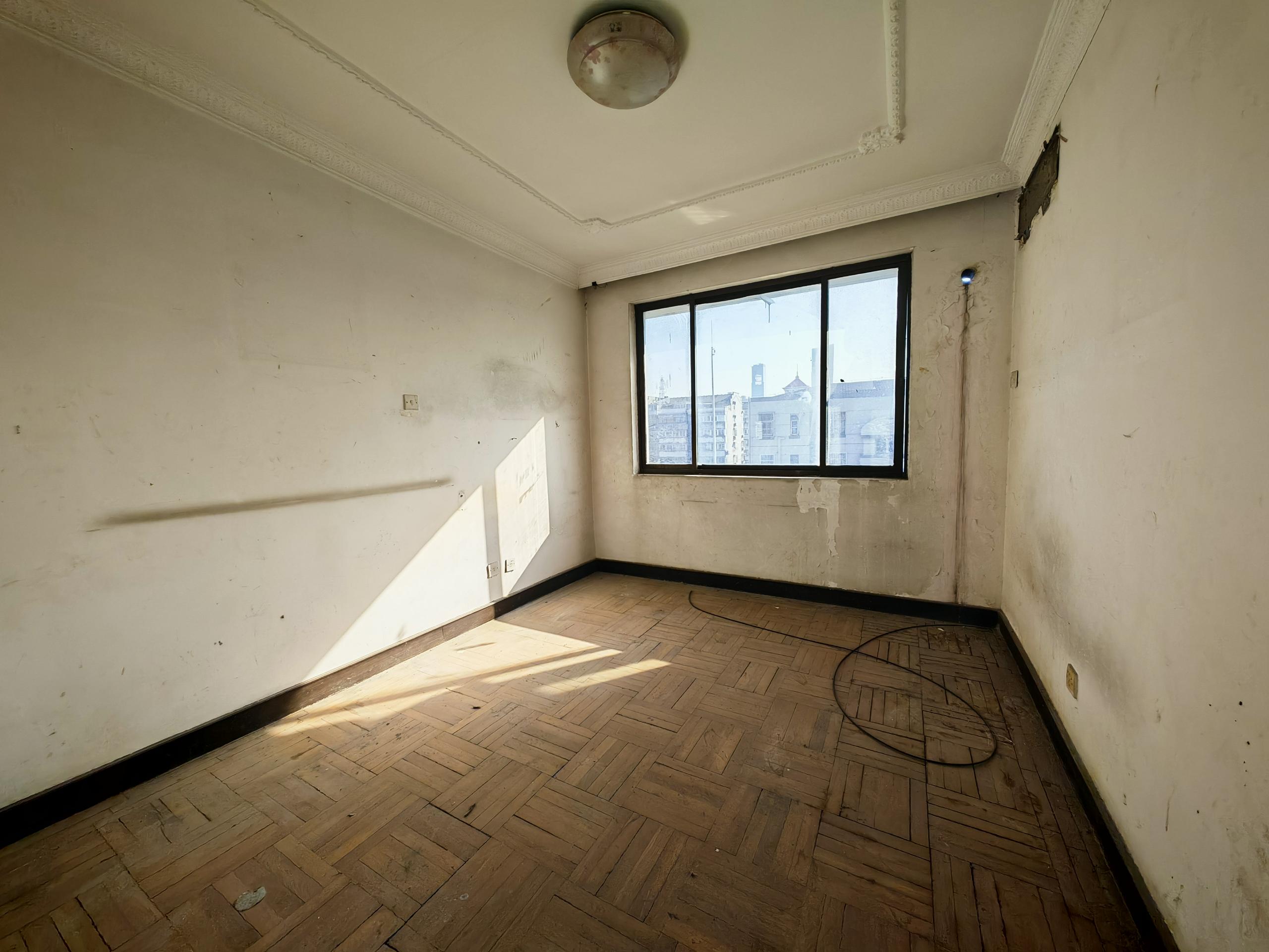 银花苑 4室1厅2卫 106m&sup2;