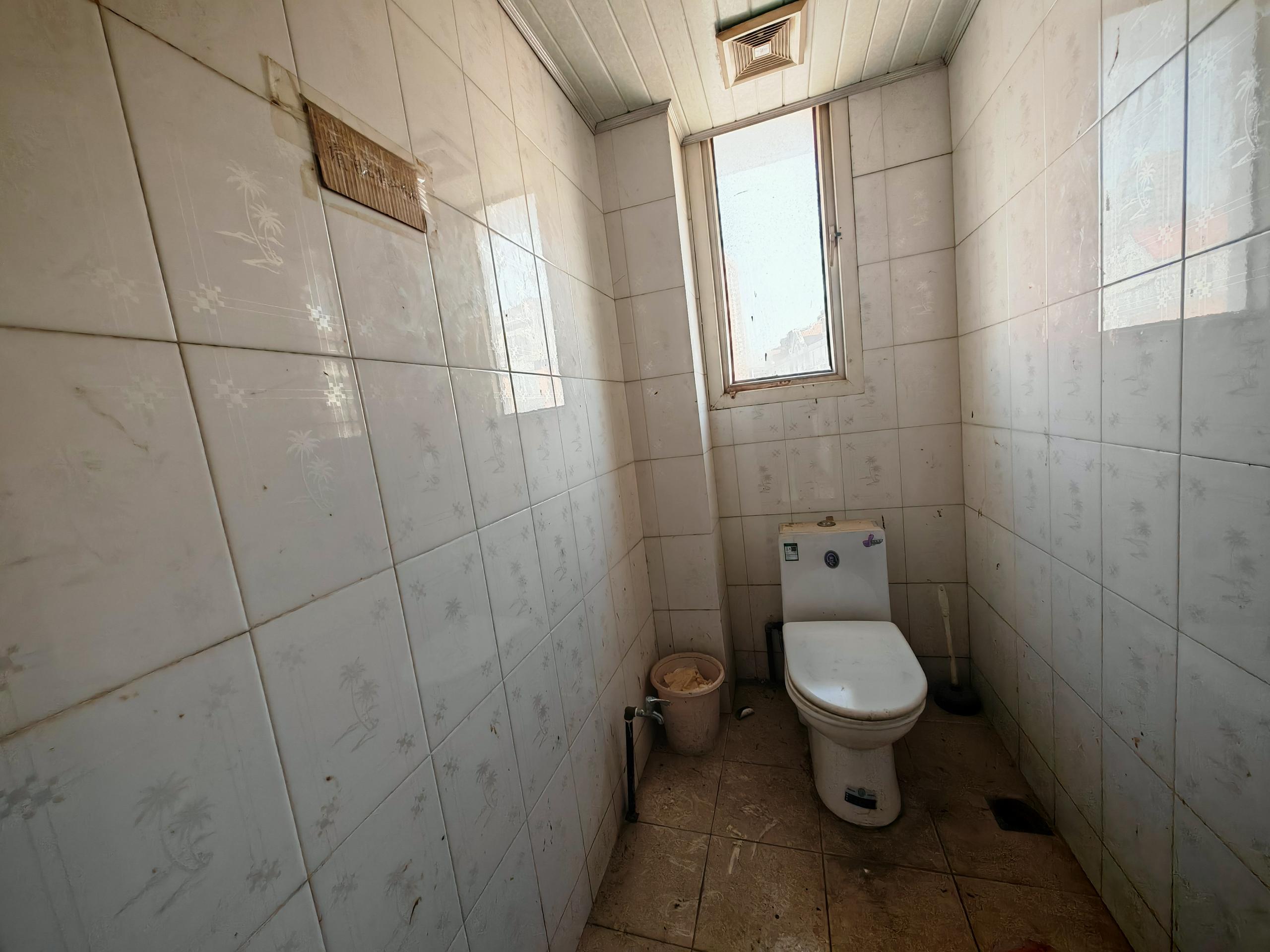 银花苑 4室1厅2卫 106m&sup2;