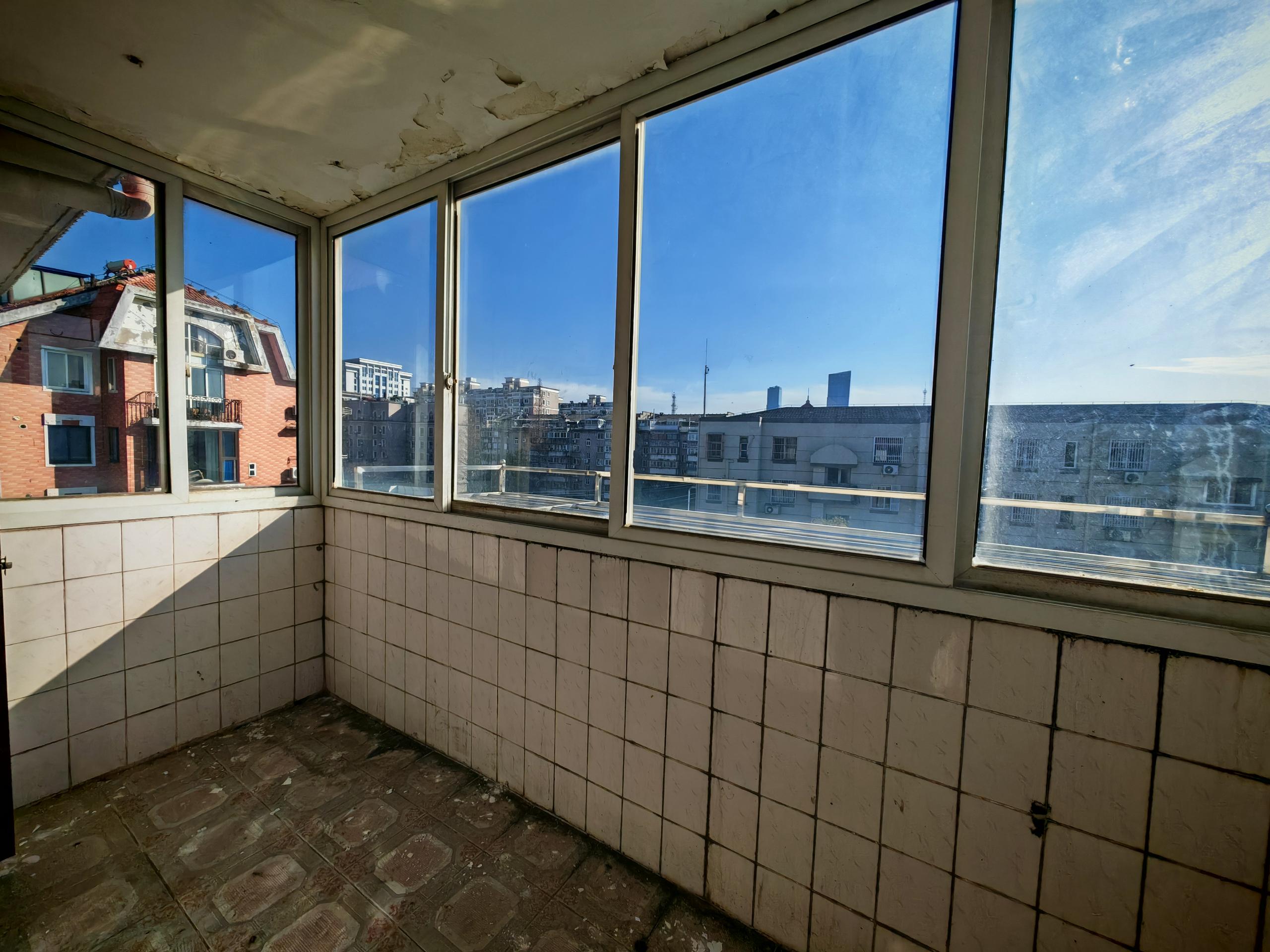 银花苑 4室1厅2卫 106m&sup2;