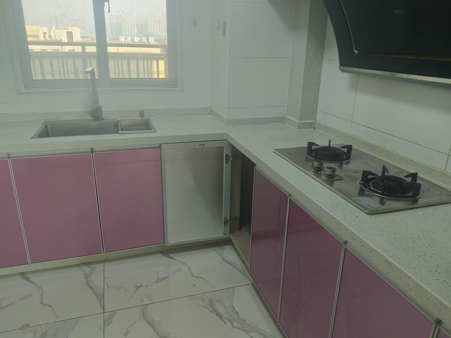 世茂九龙庭 3室2厅1卫 89.82m&sup2;