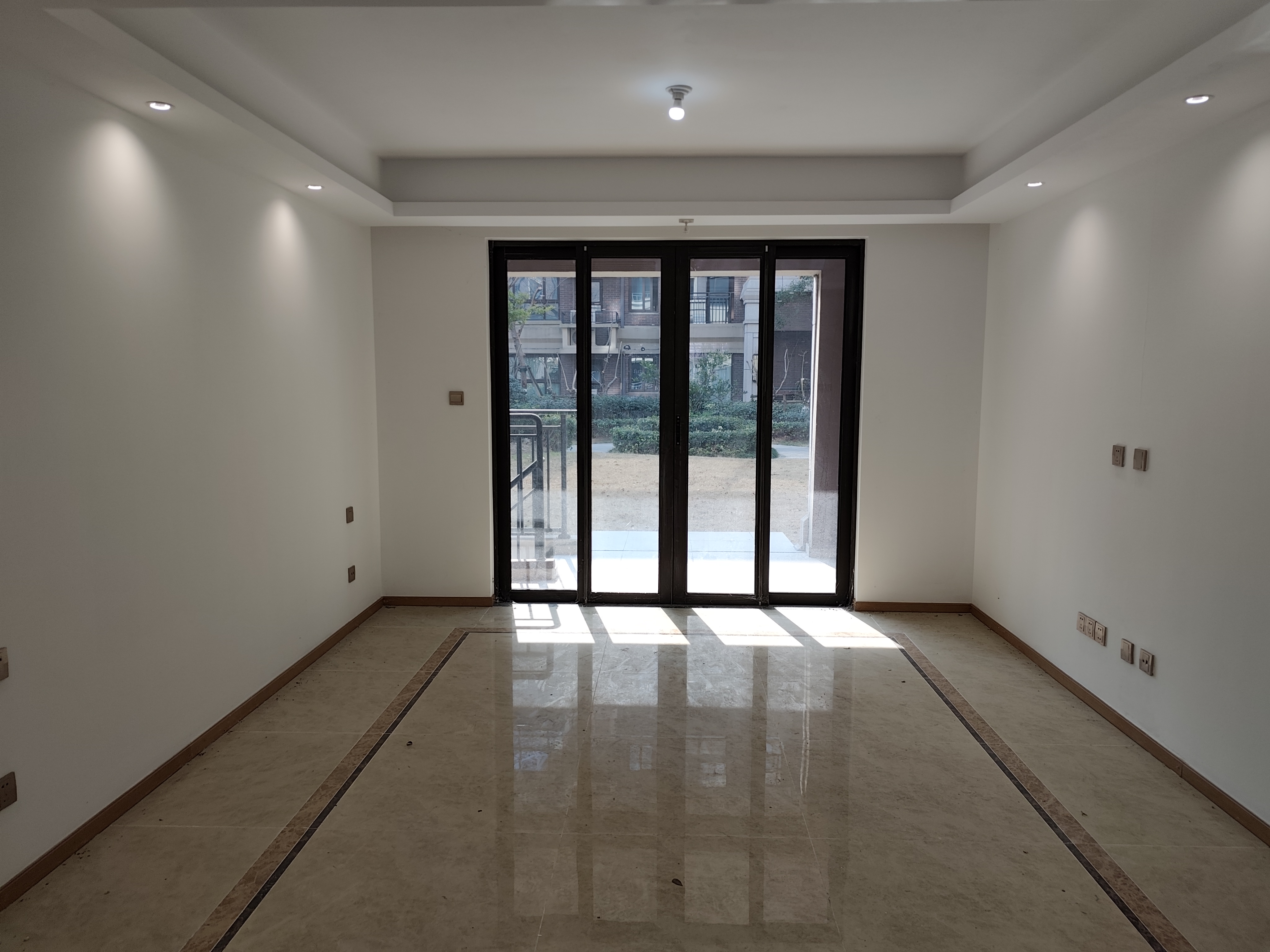 林肯公园 4室2厅2卫 121.42m&sup2;