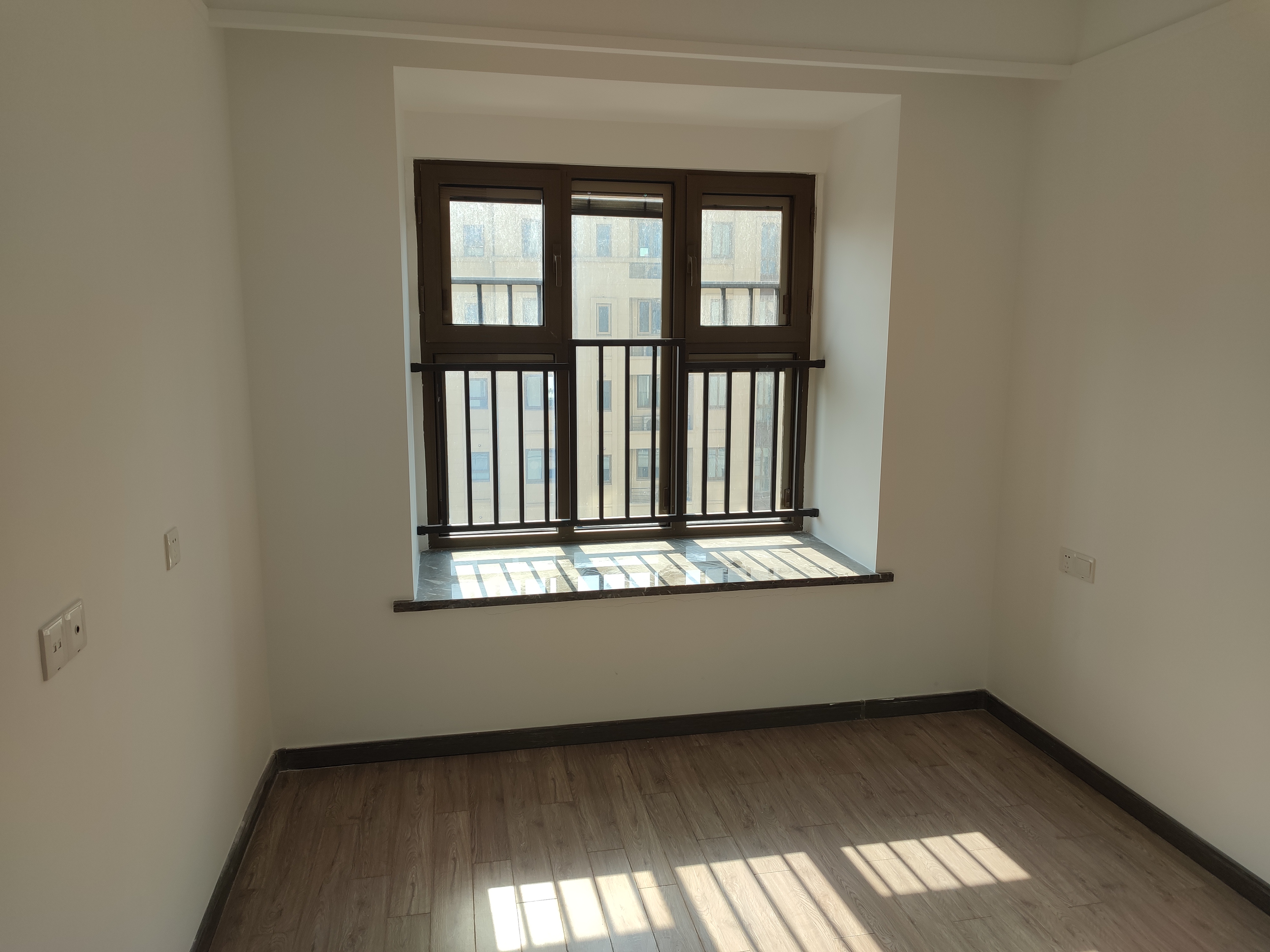 雅居乐鑫基中央公馆西区 4室2厅2卫 142.48m&sup2;