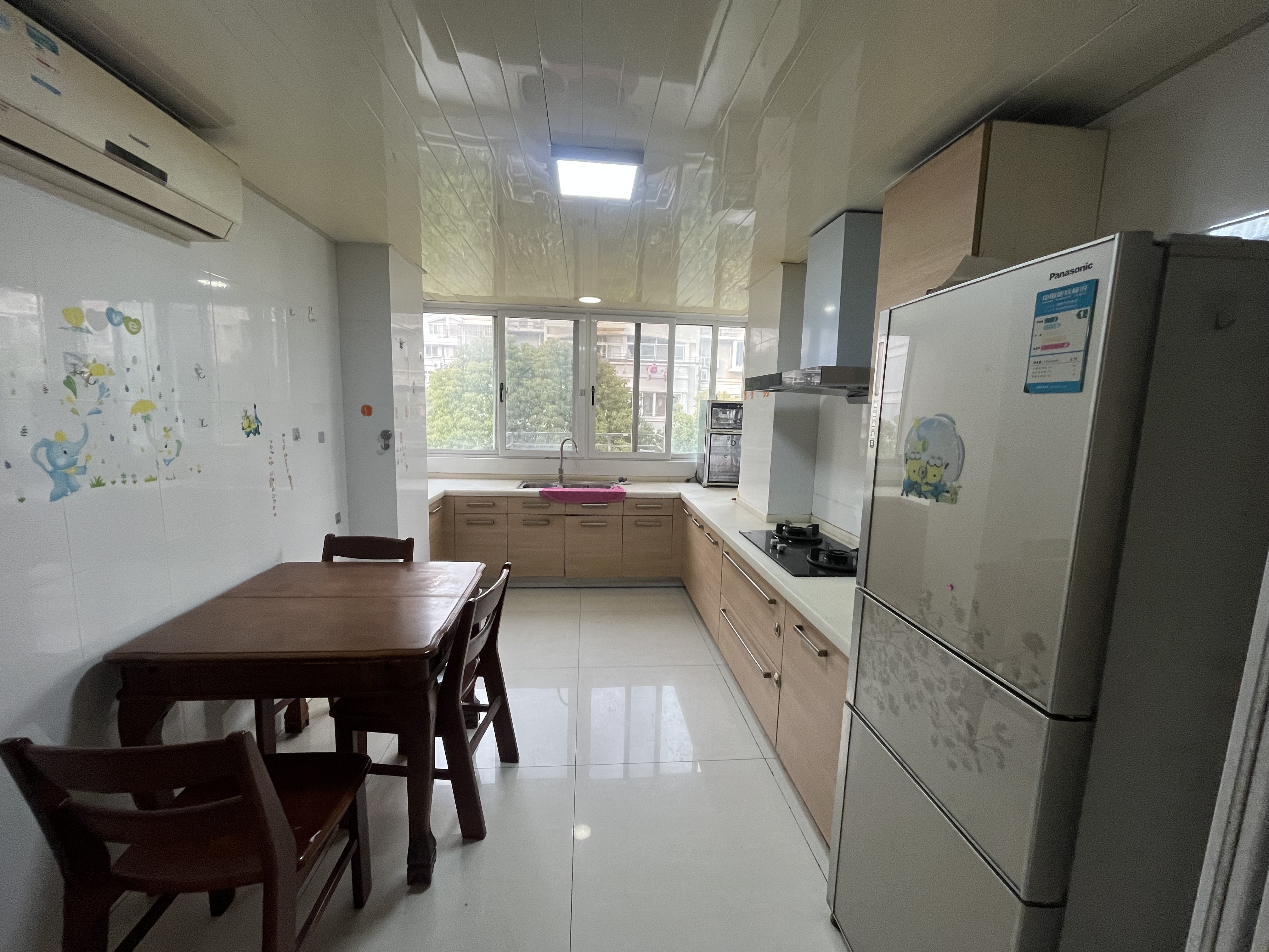 春晖花园 3室2厅2卫 122.11m&sup2;