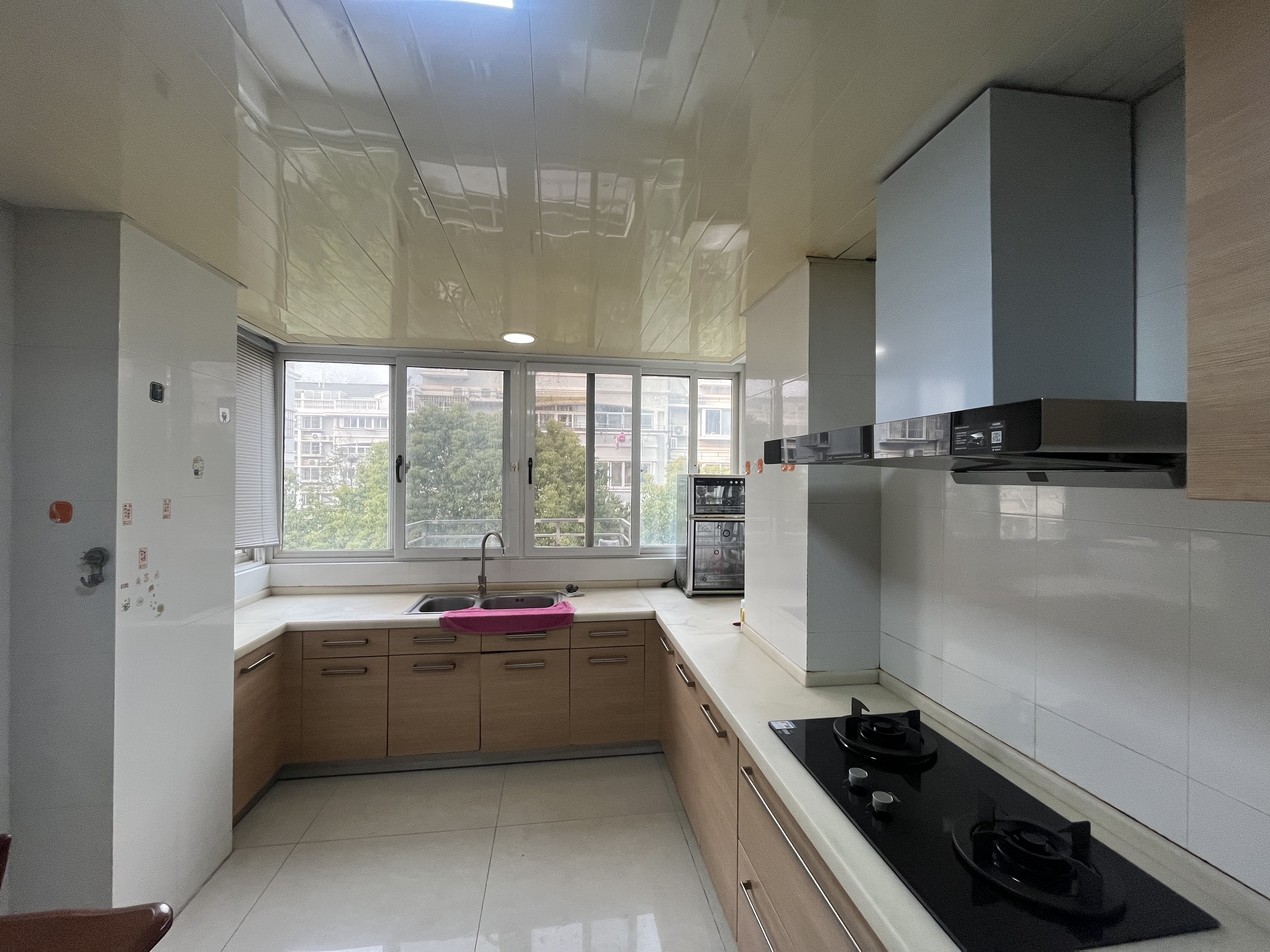 春晖花园 3室2厅2卫 122.11m&sup2;