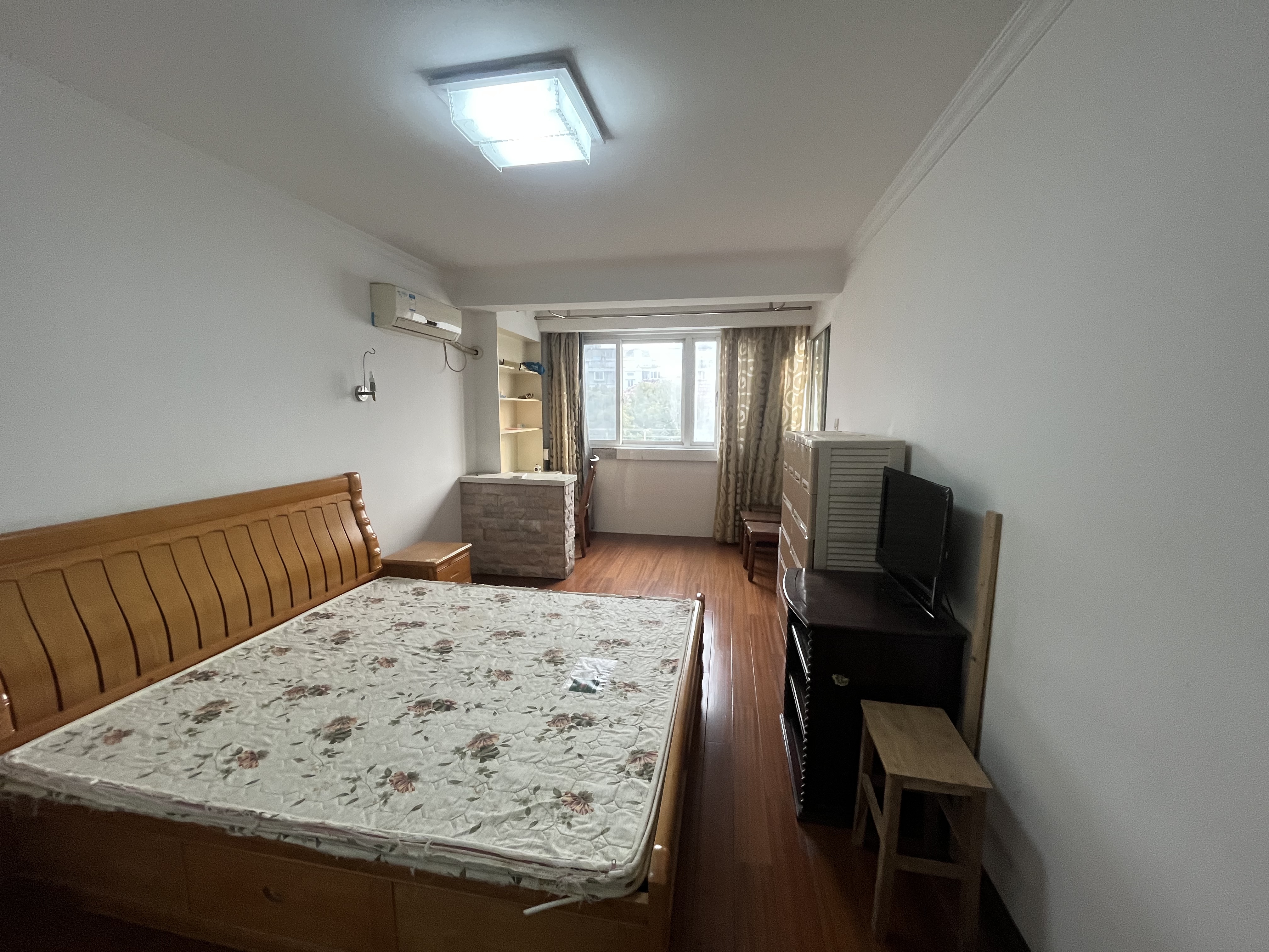 春晖花园 3室2厅2卫 122.11m&sup2;