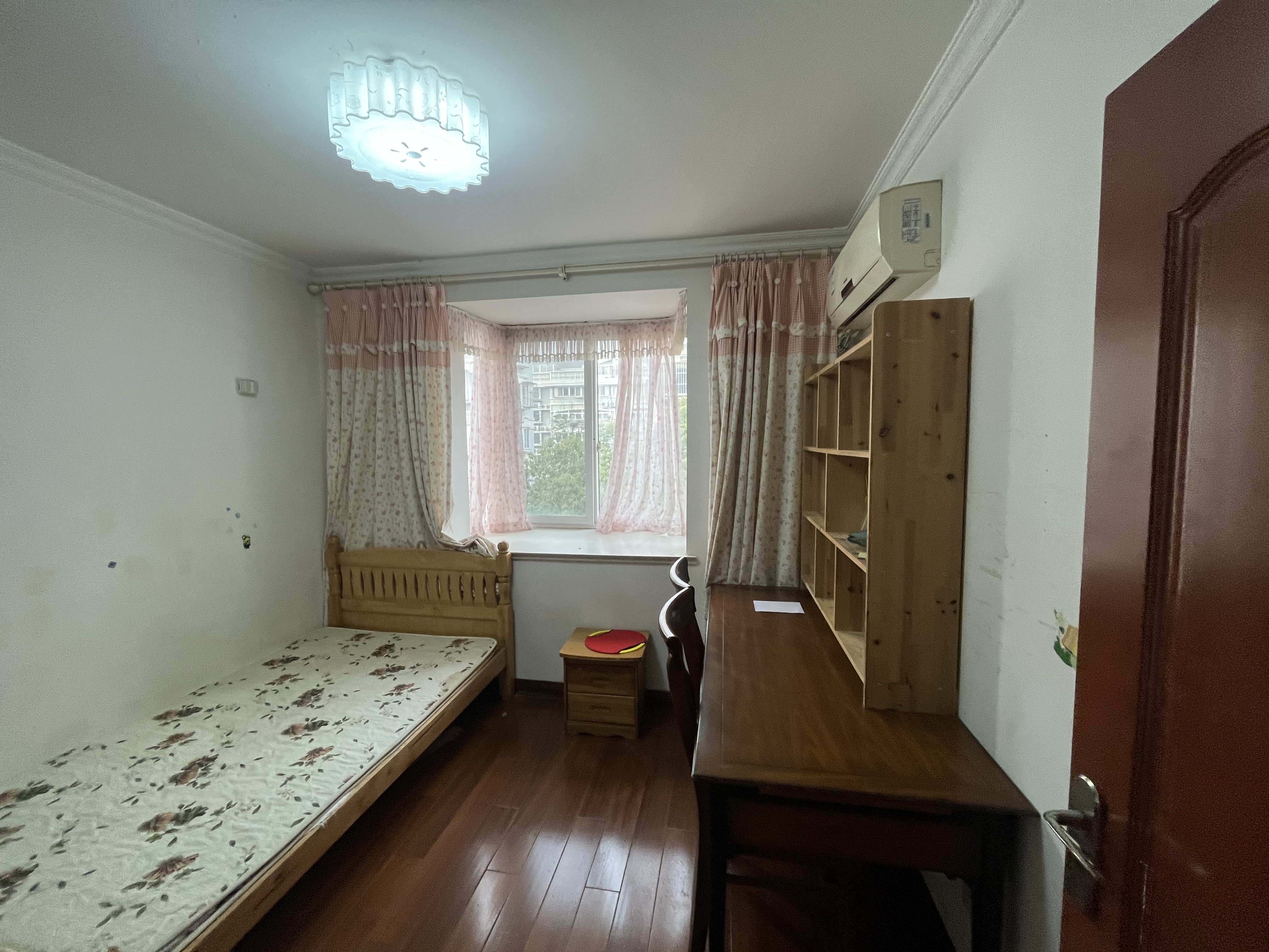 春晖花园 3室2厅2卫 122.11m&sup2;
