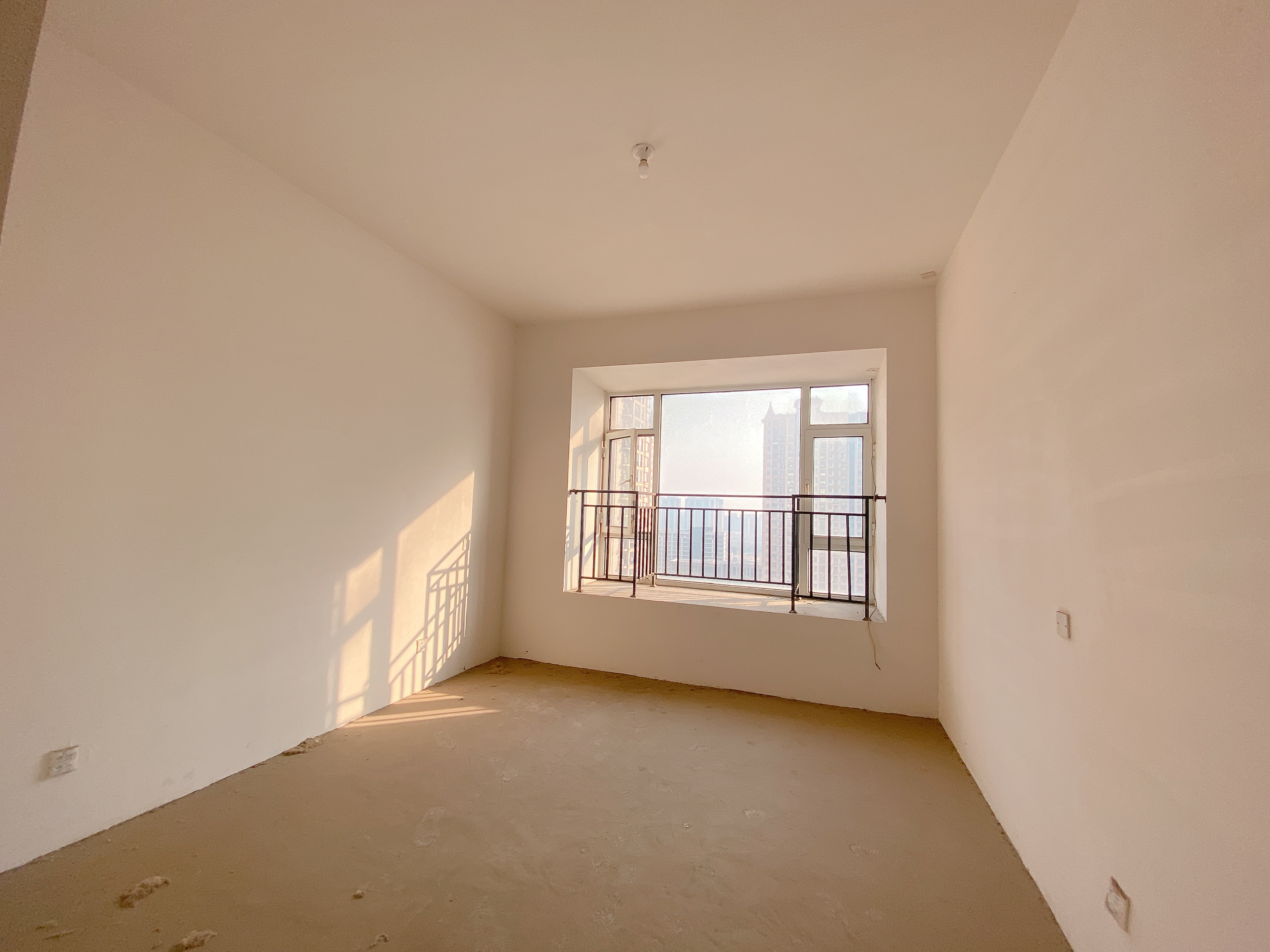 中南世纪花城三期 4室1厅5卫 330.79m&sup2;