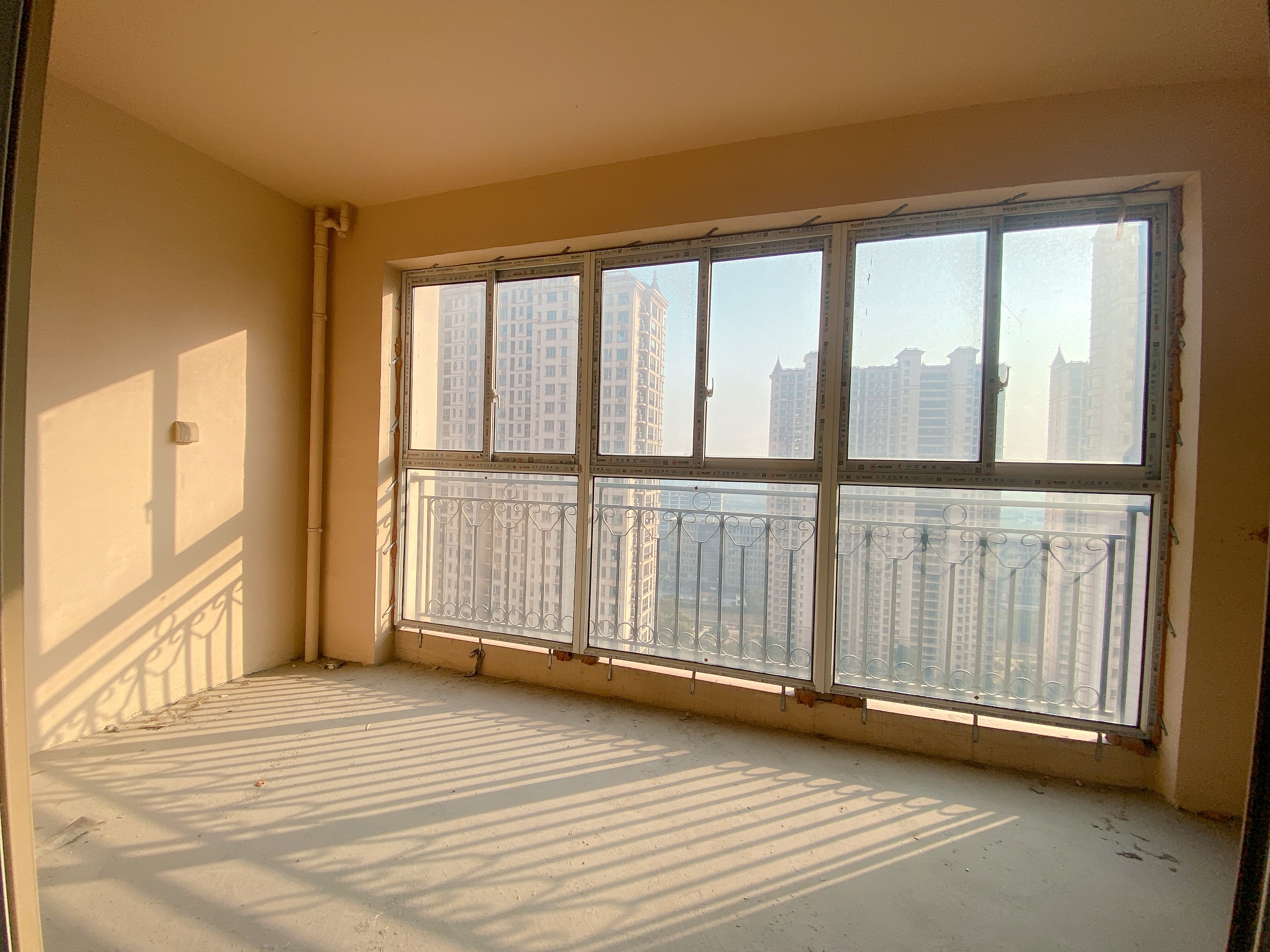 中南世纪花城三期 4室1厅5卫 330.79m&sup2;