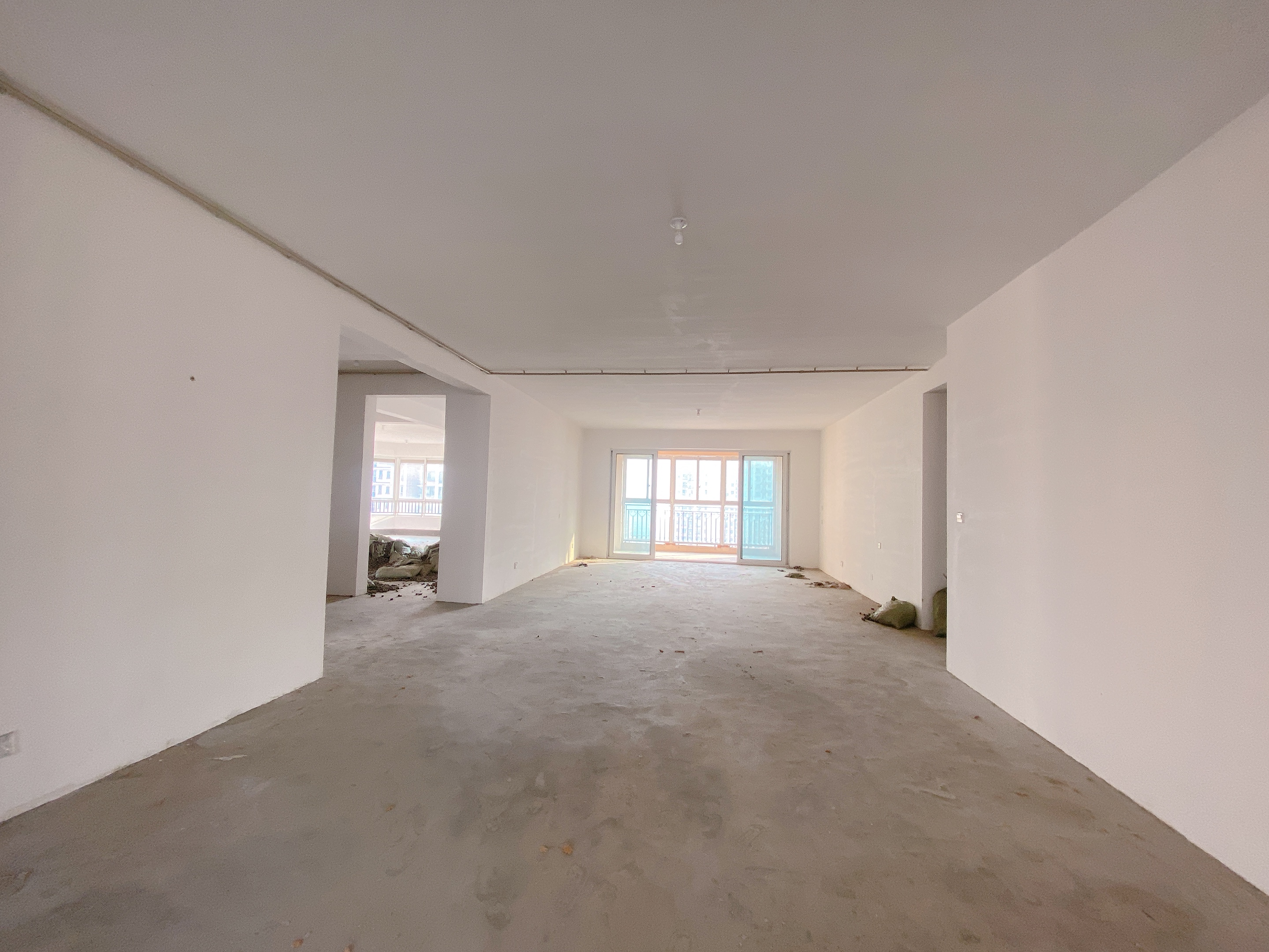 中南世纪花城三期 4室1厅5卫 330.79m²
