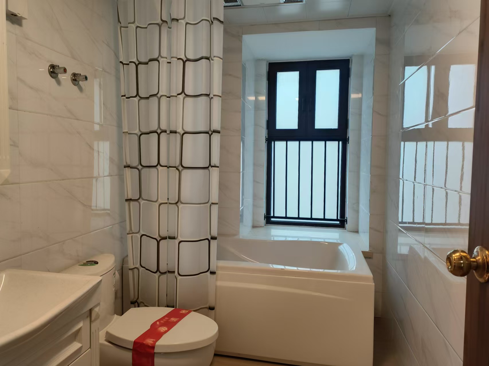 南通碧桂园翡翠华府 4室2厅2卫 144.01m²