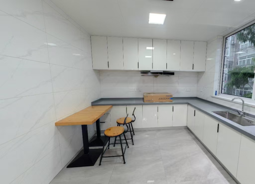 华德公寓 4室2厅2卫 156m&sup2;
