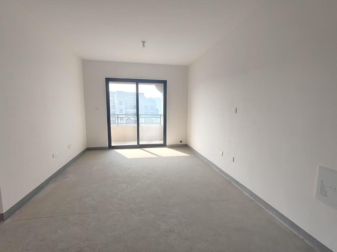 招商新城雍景湾 3室2厅1卫 88m²
