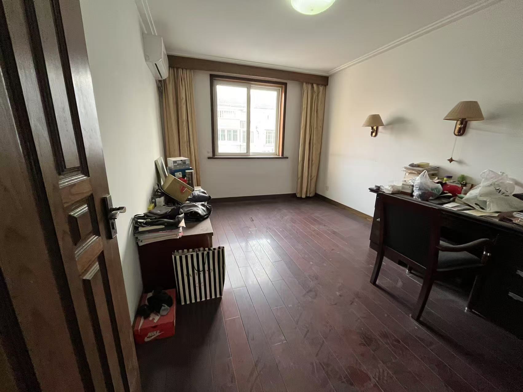 瑞丰花园 5室3厅2卫 218m&sup2;