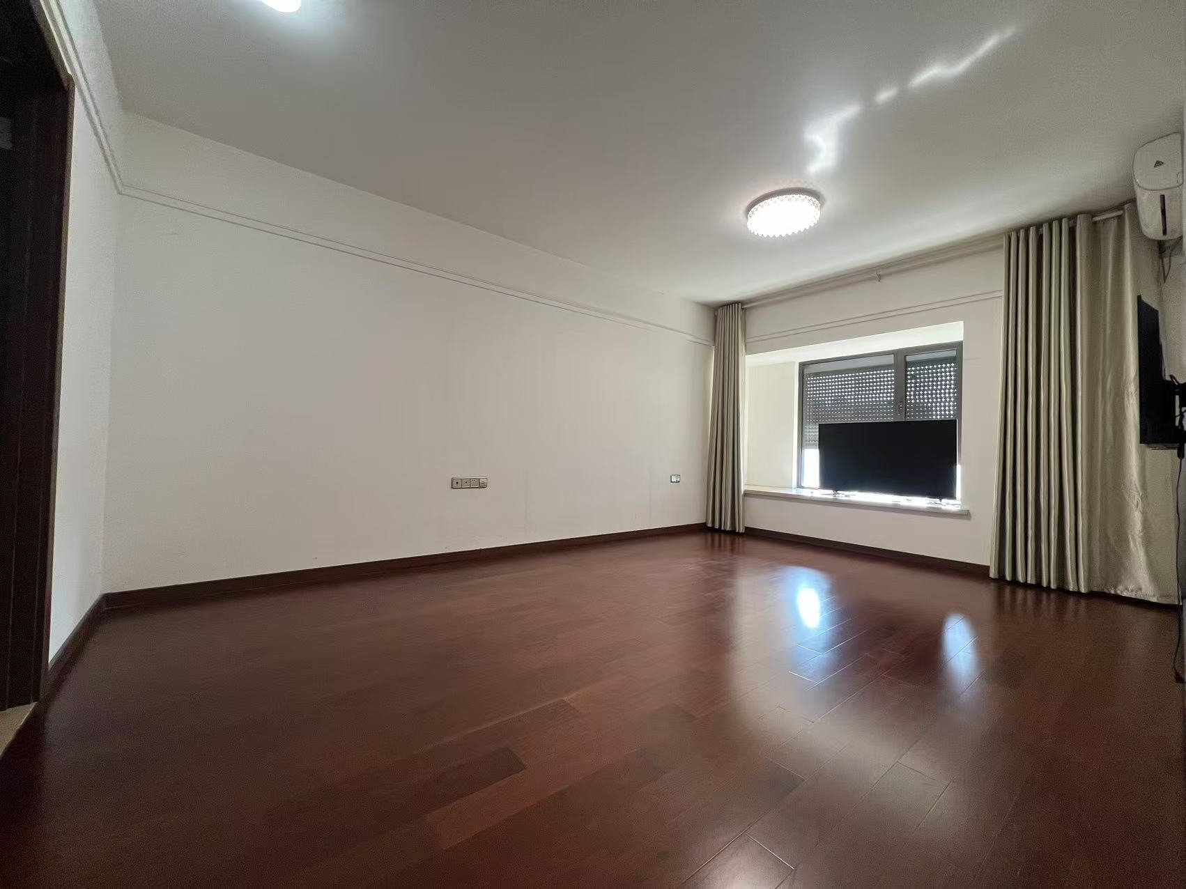 万科城市之光 4室2厅2卫 142.73m&sup2;
