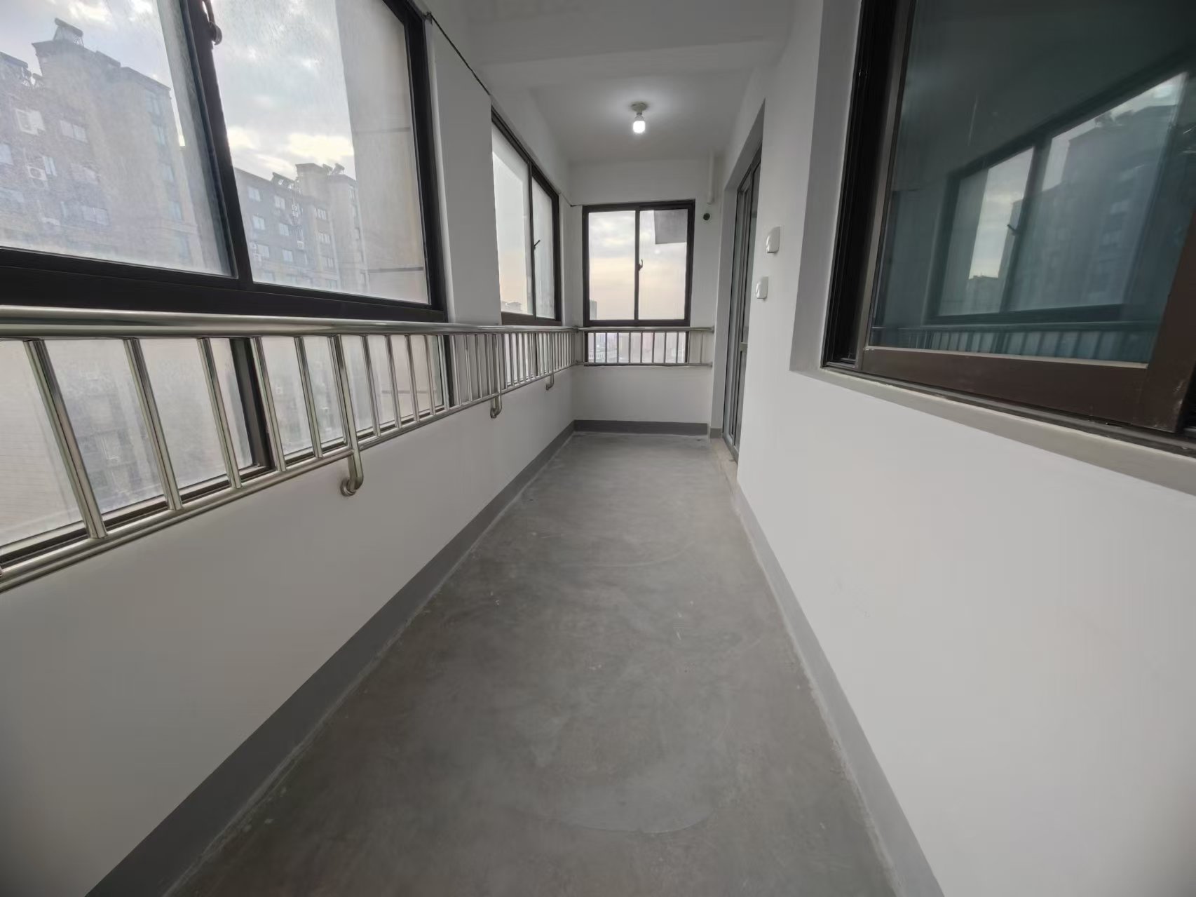 兴石花园 3室2厅1卫 105.47m²