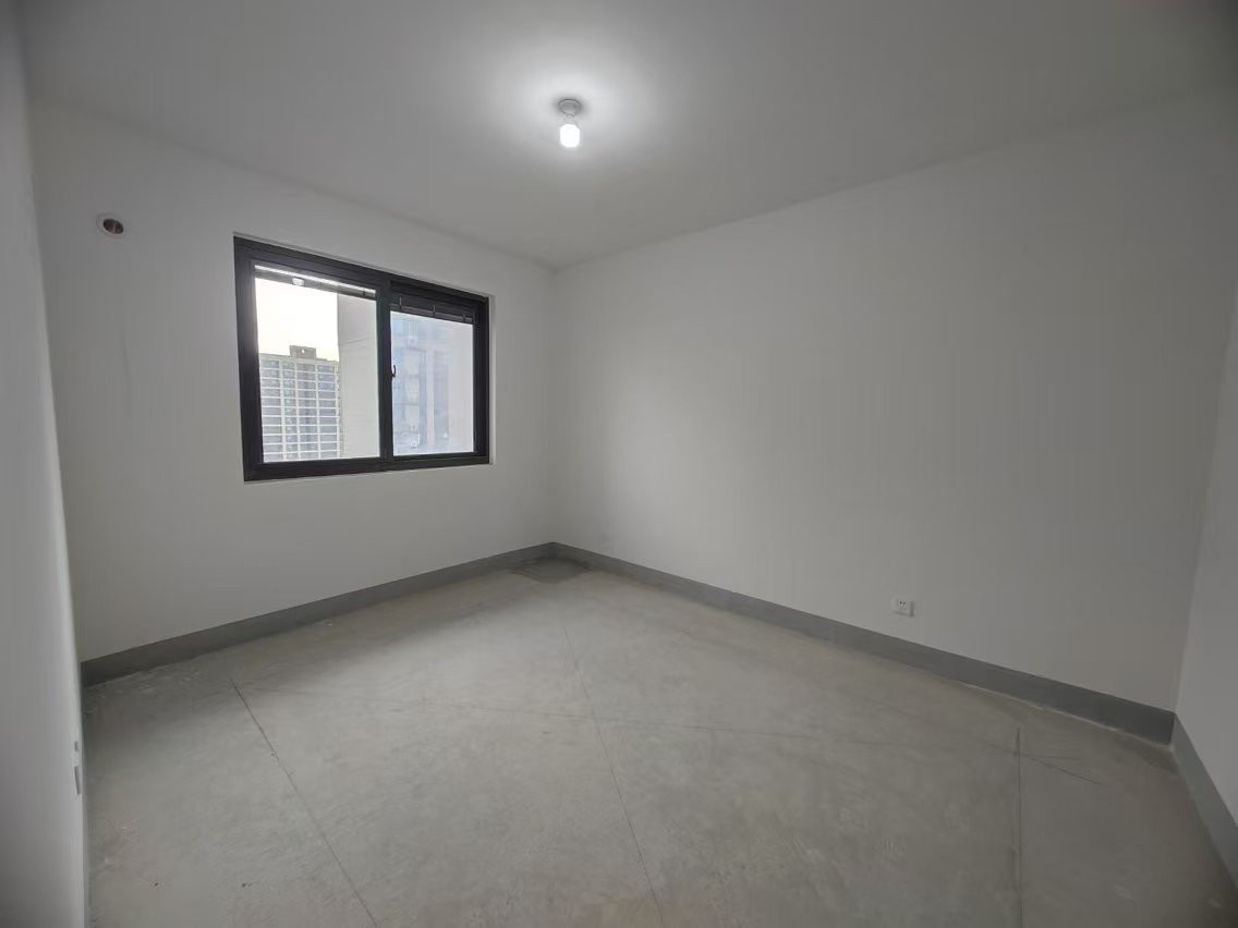 兴石花园 3室2厅1卫 105.47m²