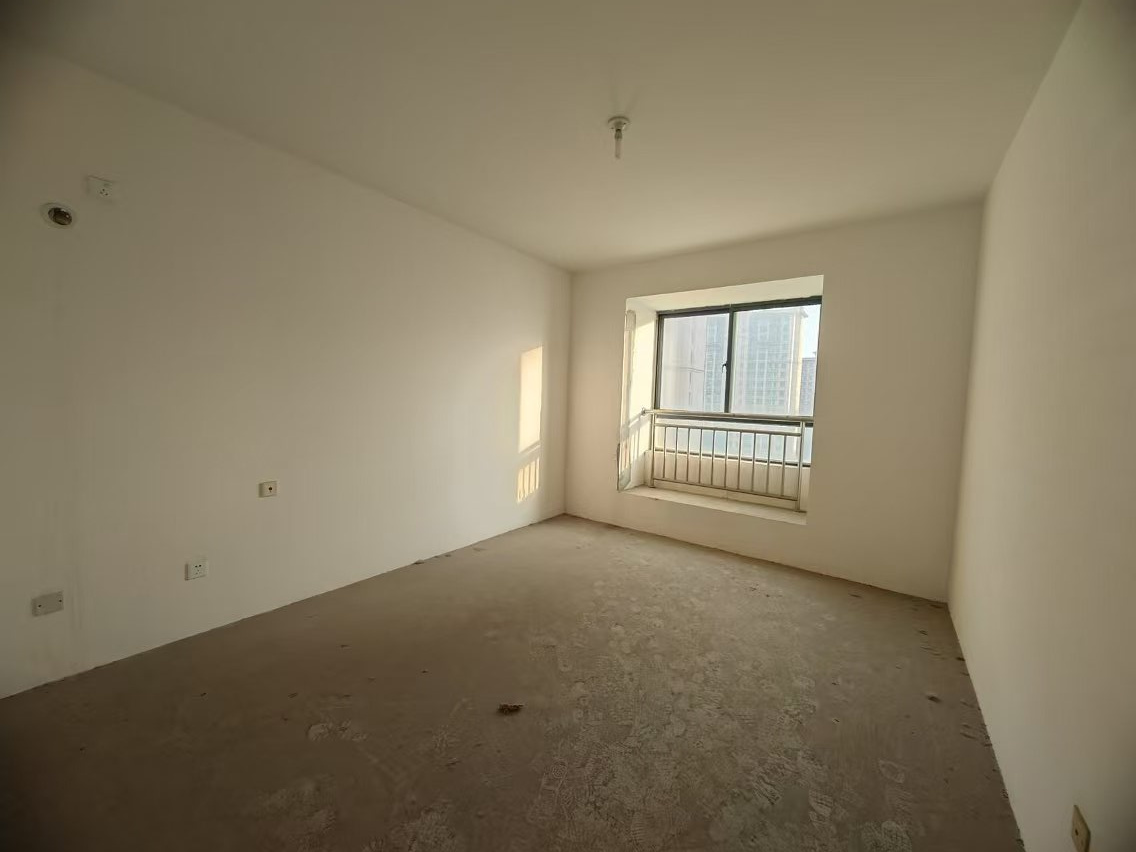 冠城大通棕榈湾 3室2厅2卫 138m&sup2;