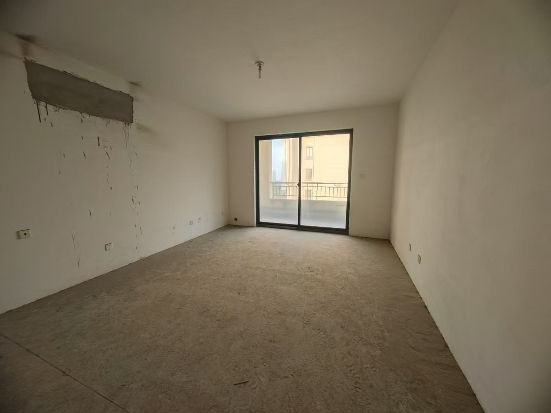 冠城大通棕榈湾 3室2厅2卫 138m&sup2;