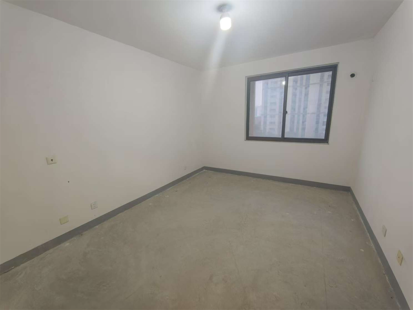 世伦佳苑 2室1厅1卫 95.7m&sup2;