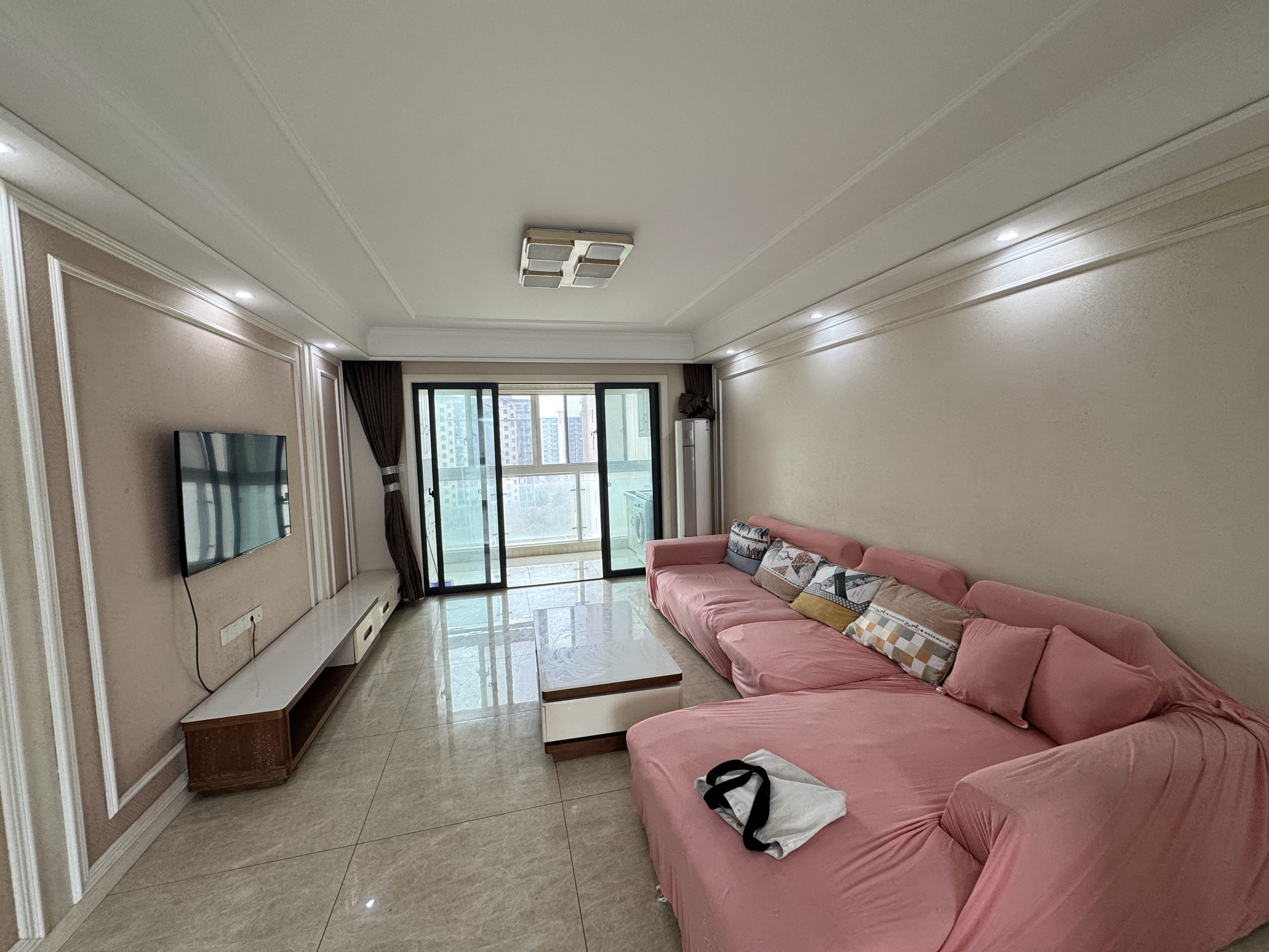 万达华府 3室2厅2卫 121m²