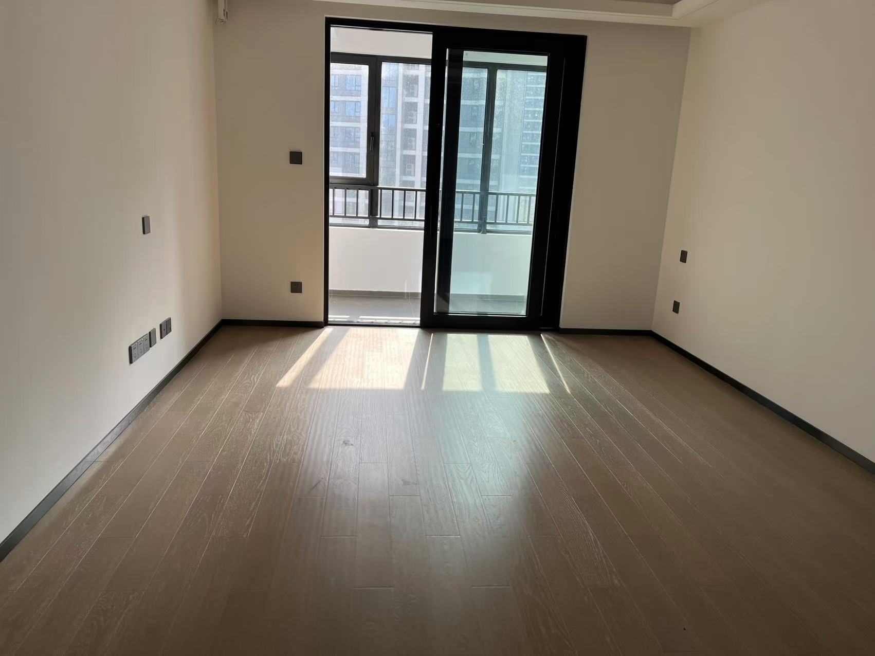 滨江道静园 3室2厅2卫 117.56m²