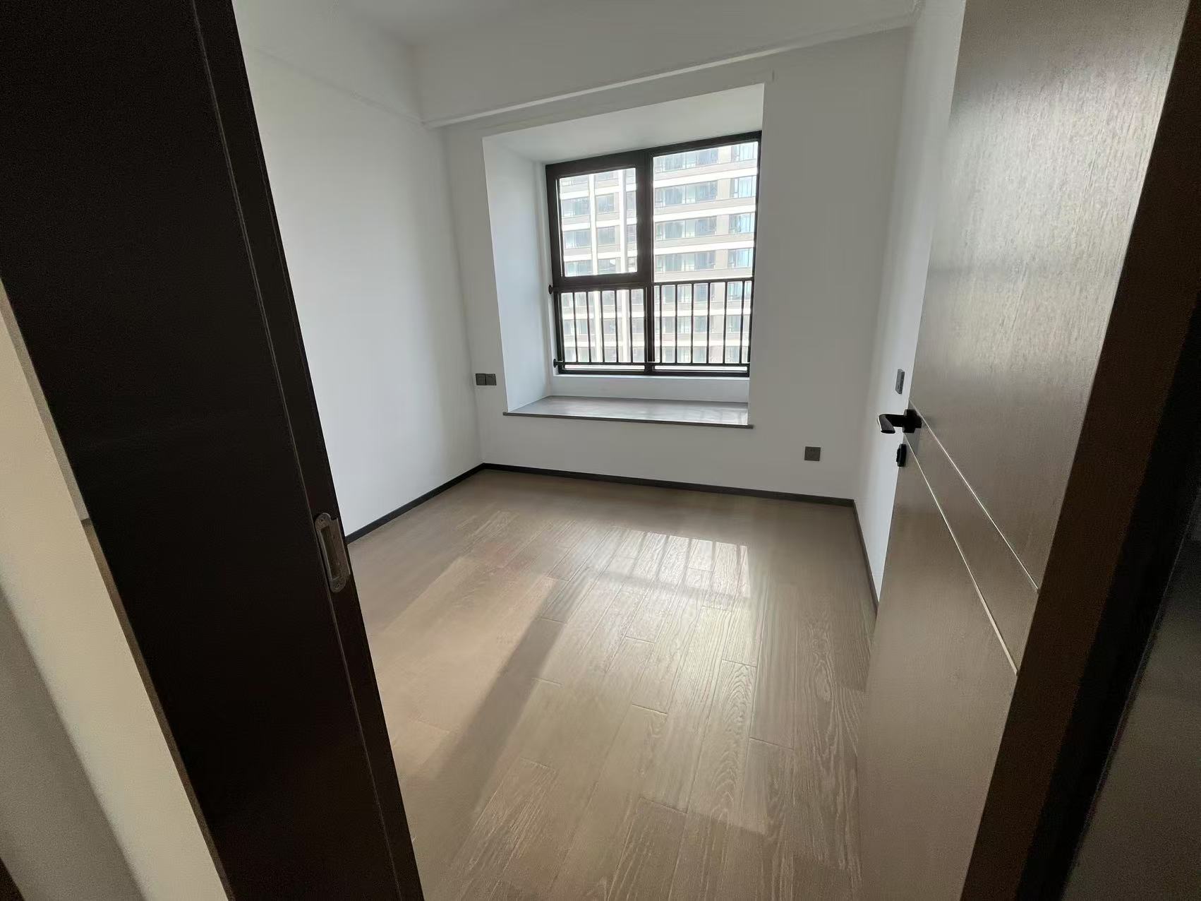 滨江道静园 3室2厅2卫 117.56m&sup2;