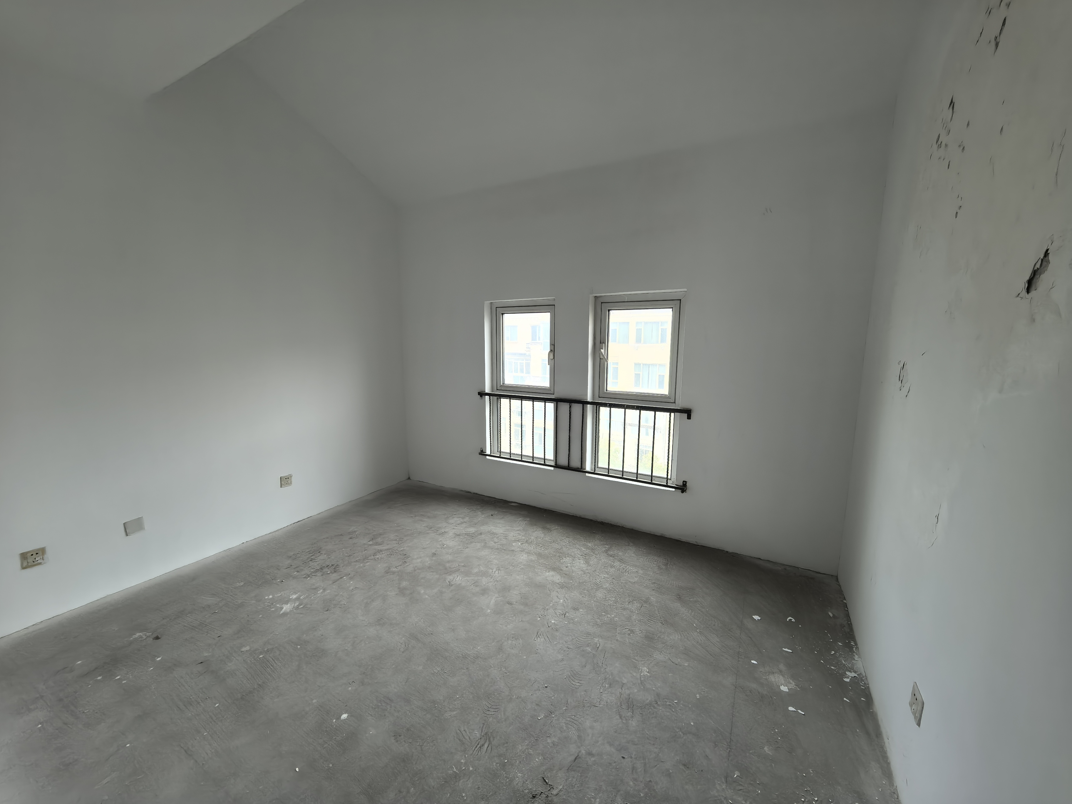 军山花园 4室2厅3卫 237.00m&sup2;