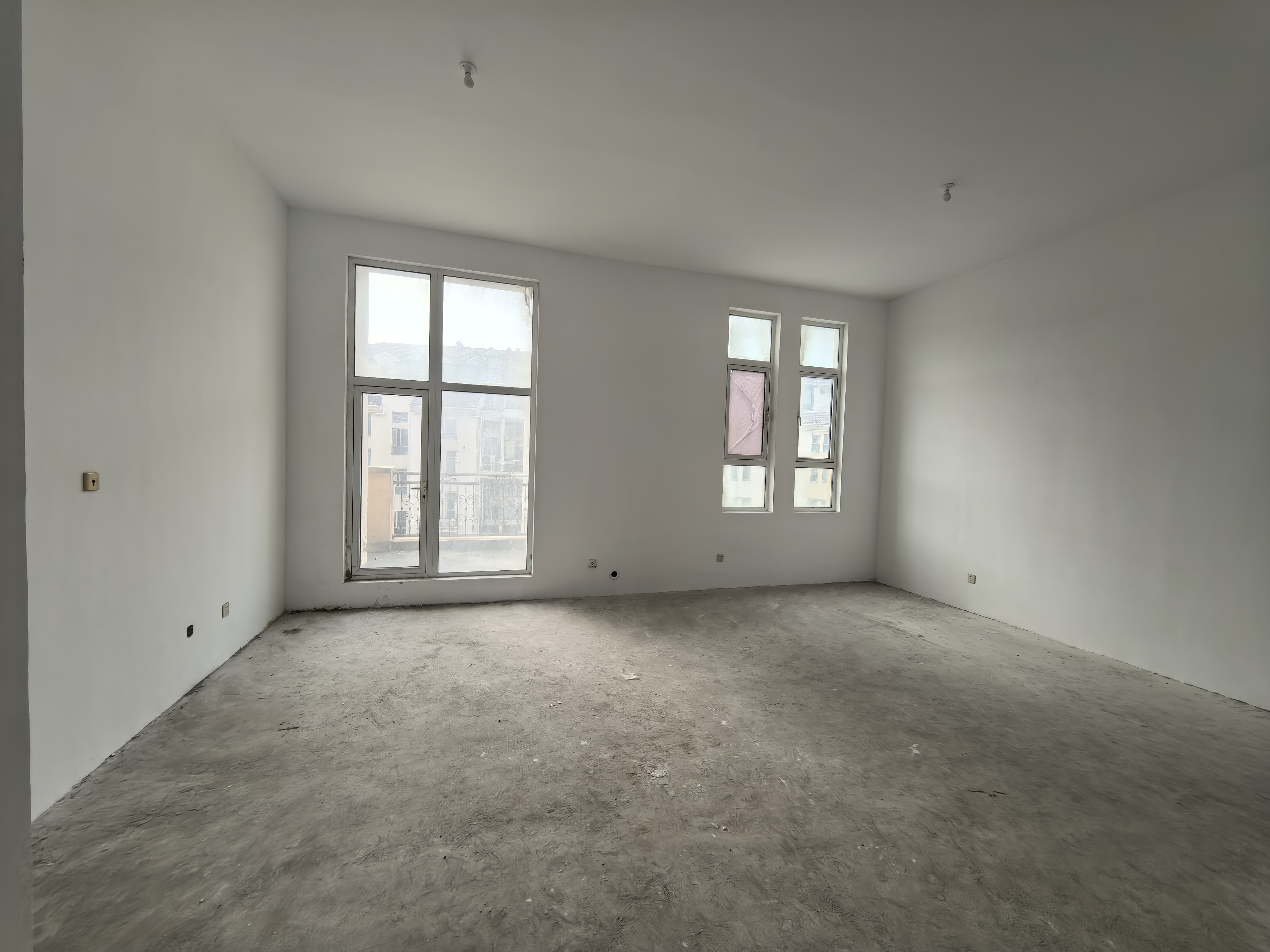 军山花园 4室2厅3卫 237.00m&sup2;