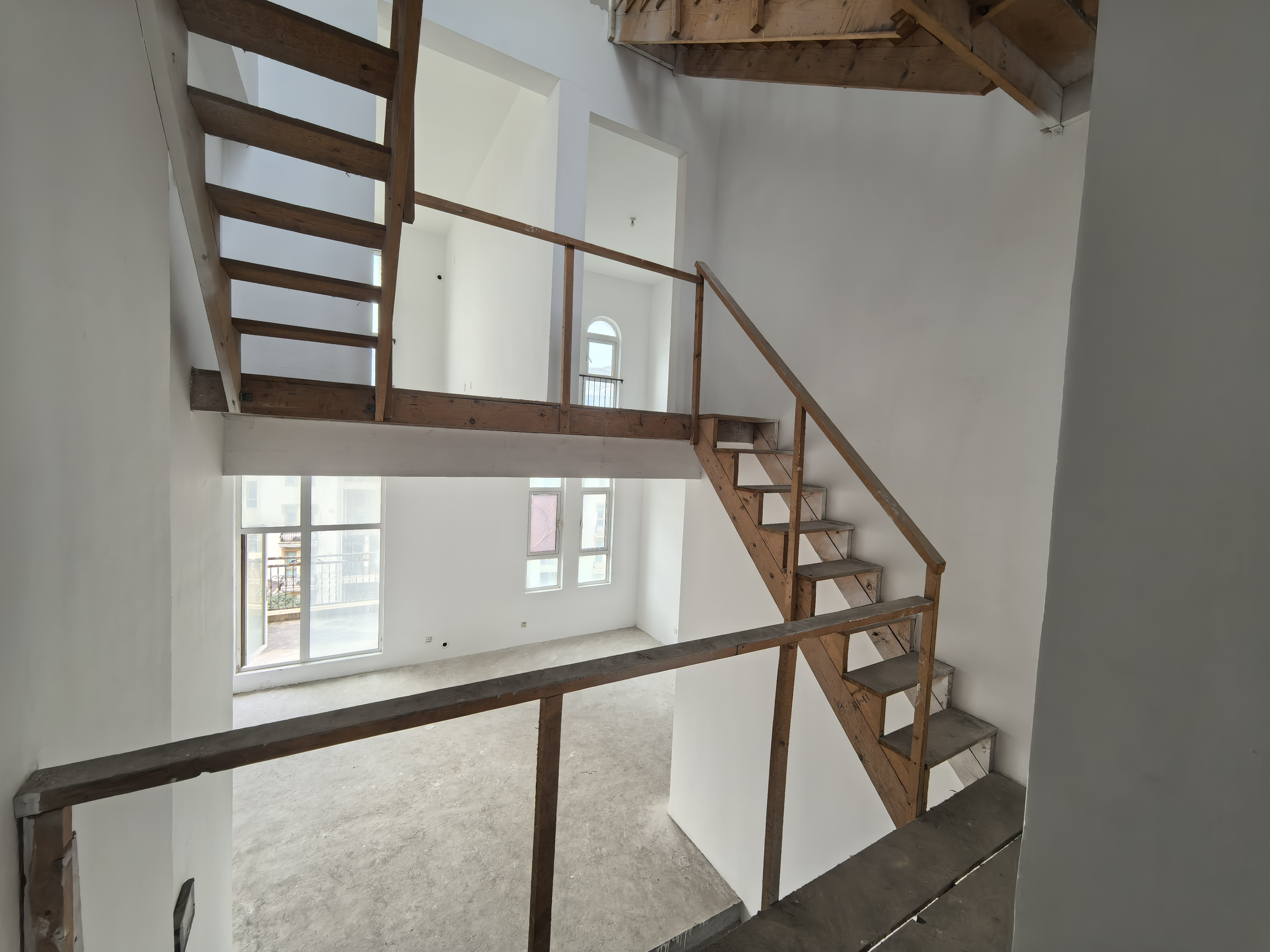 军山花园 4室2厅3卫 237.00m&sup2;