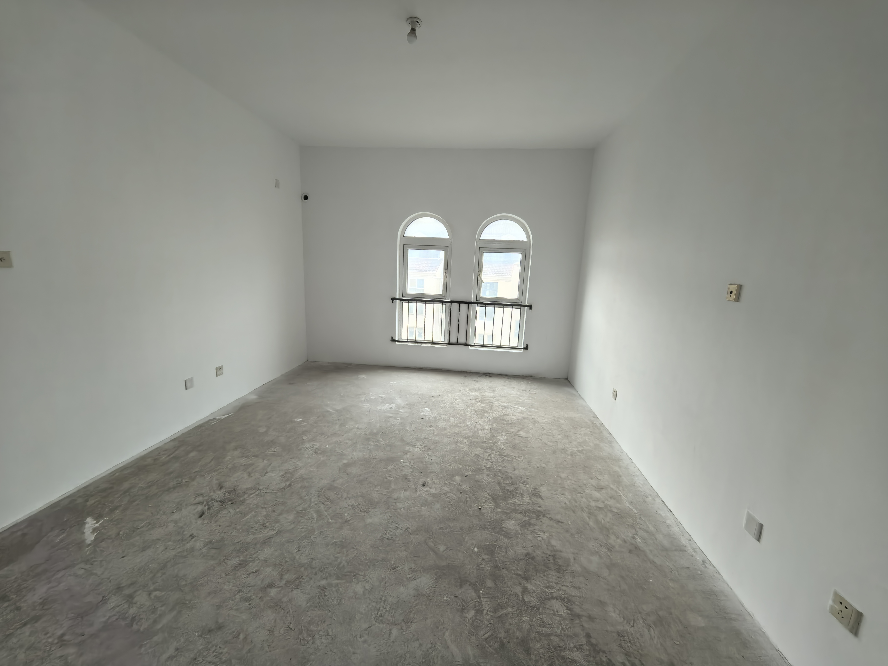 军山花园 4室2厅3卫 237.00m&sup2;