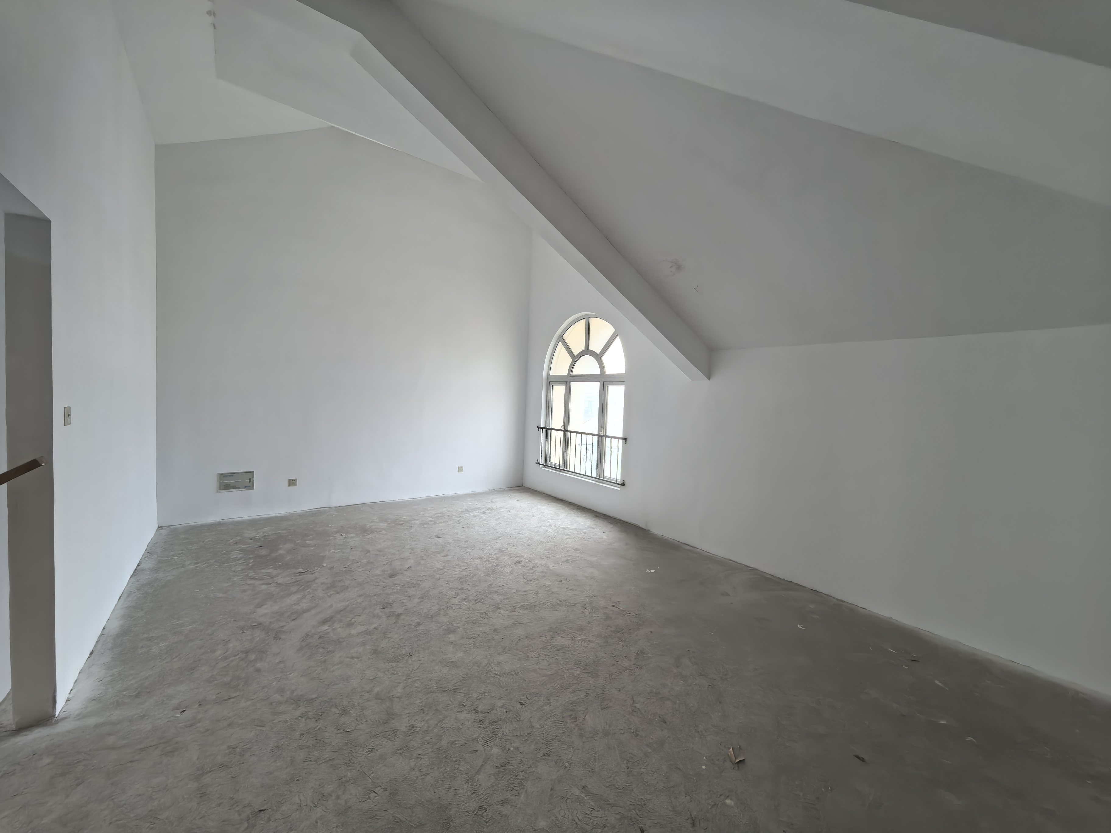 军山花园 4室2厅3卫 237.00m&sup2;