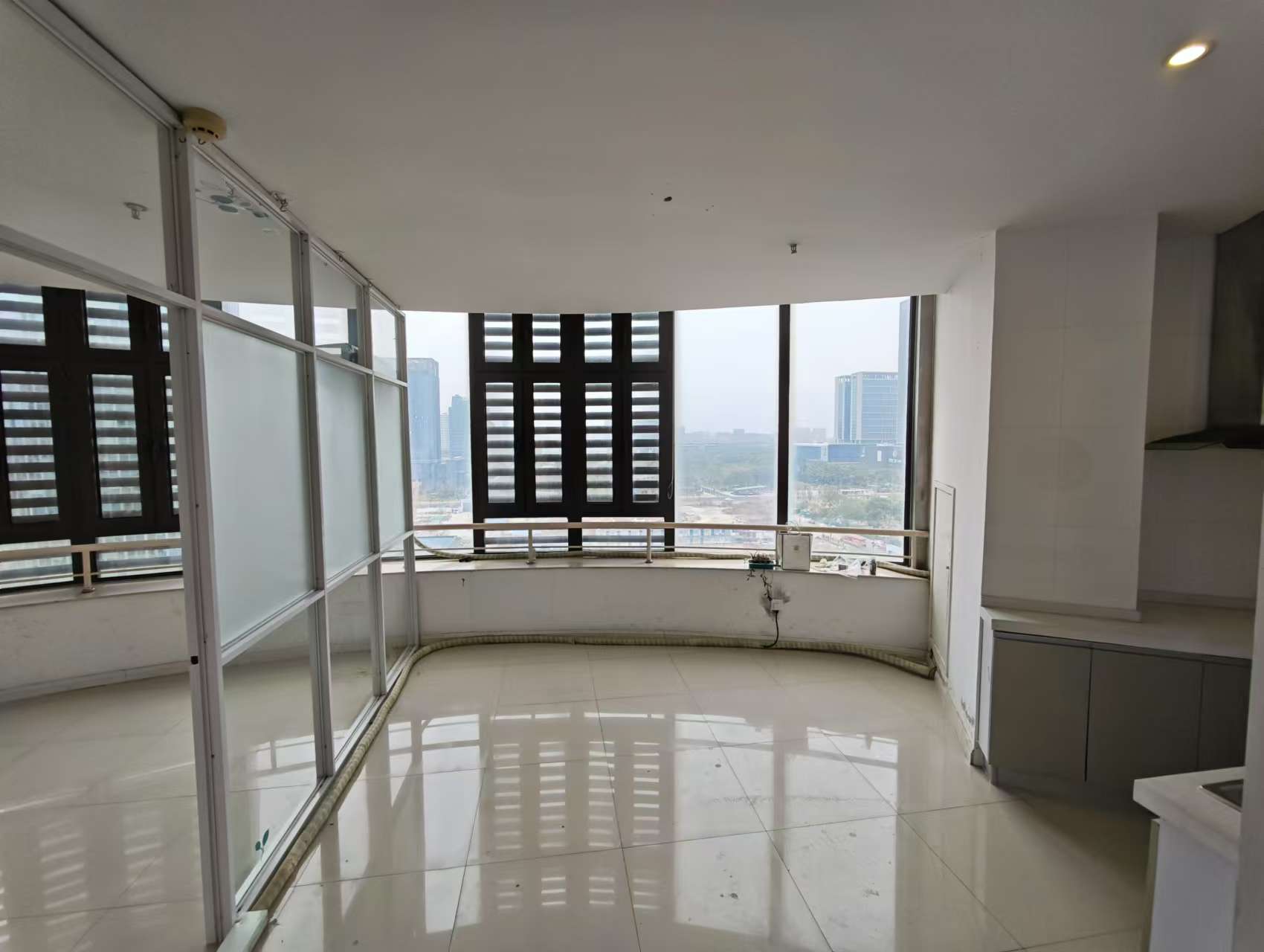 中南世纪城北区 1室2厅1卫 110.00m&sup2;