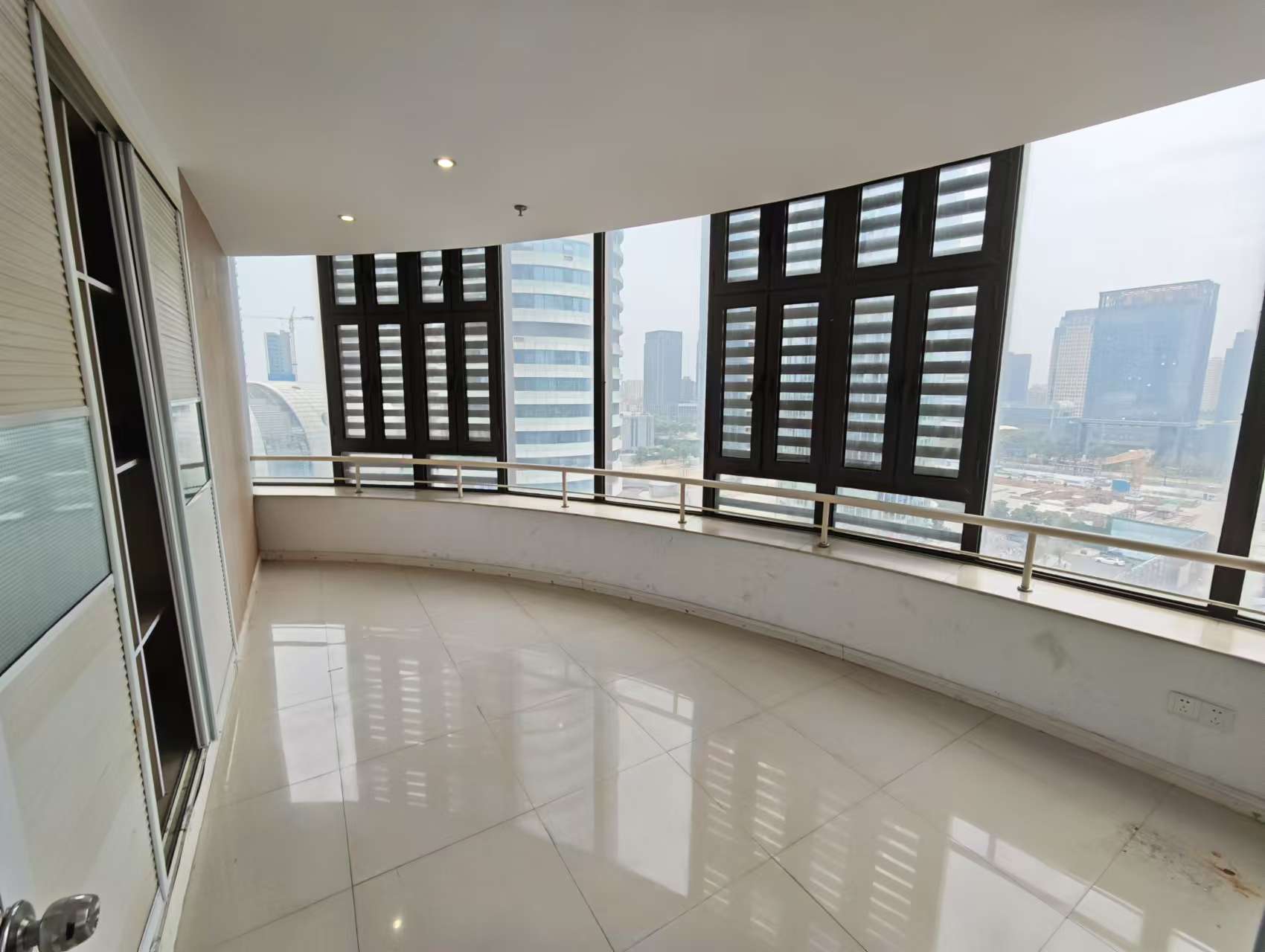 中南世纪城北区 1室2厅1卫 110.00m&sup2;