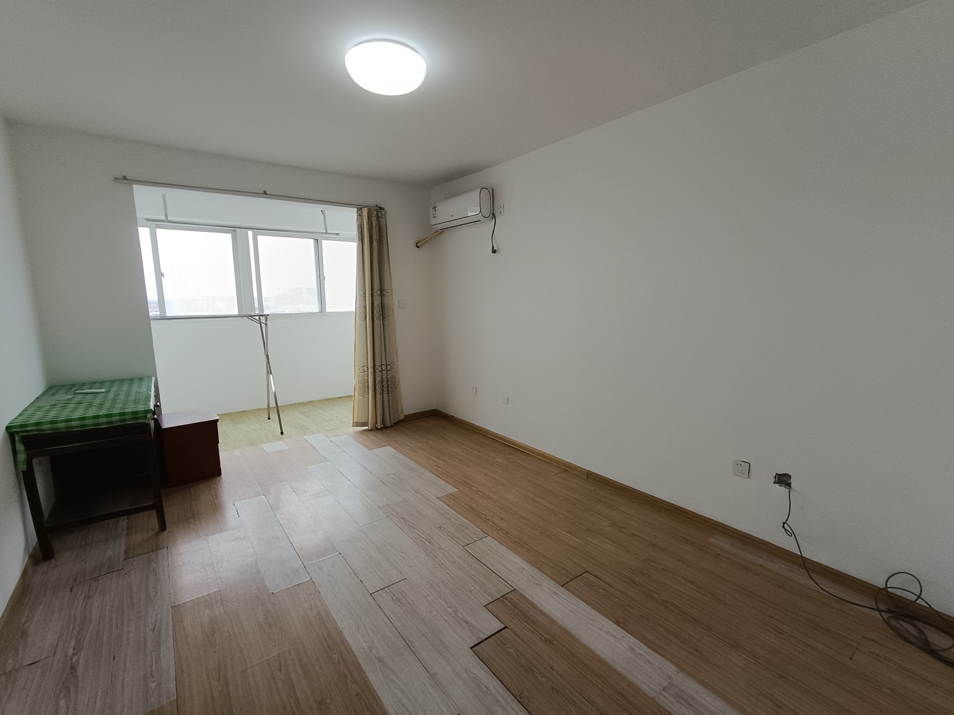 城山家园 3室2厅2卫 140m&sup2;