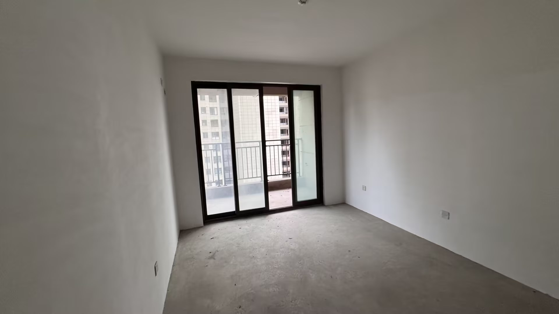 皇家花园北区 3室2厅1卫 119.00m&sup2;