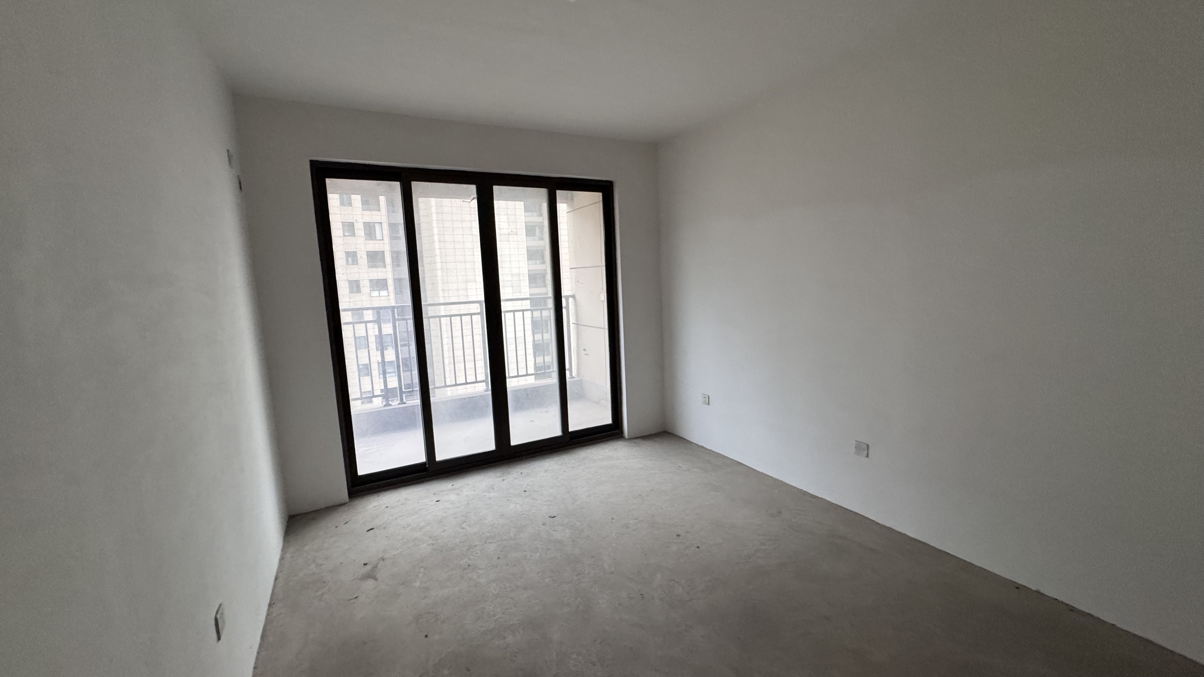 皇家花园北区 3室2厅1卫 119.00m&sup2;